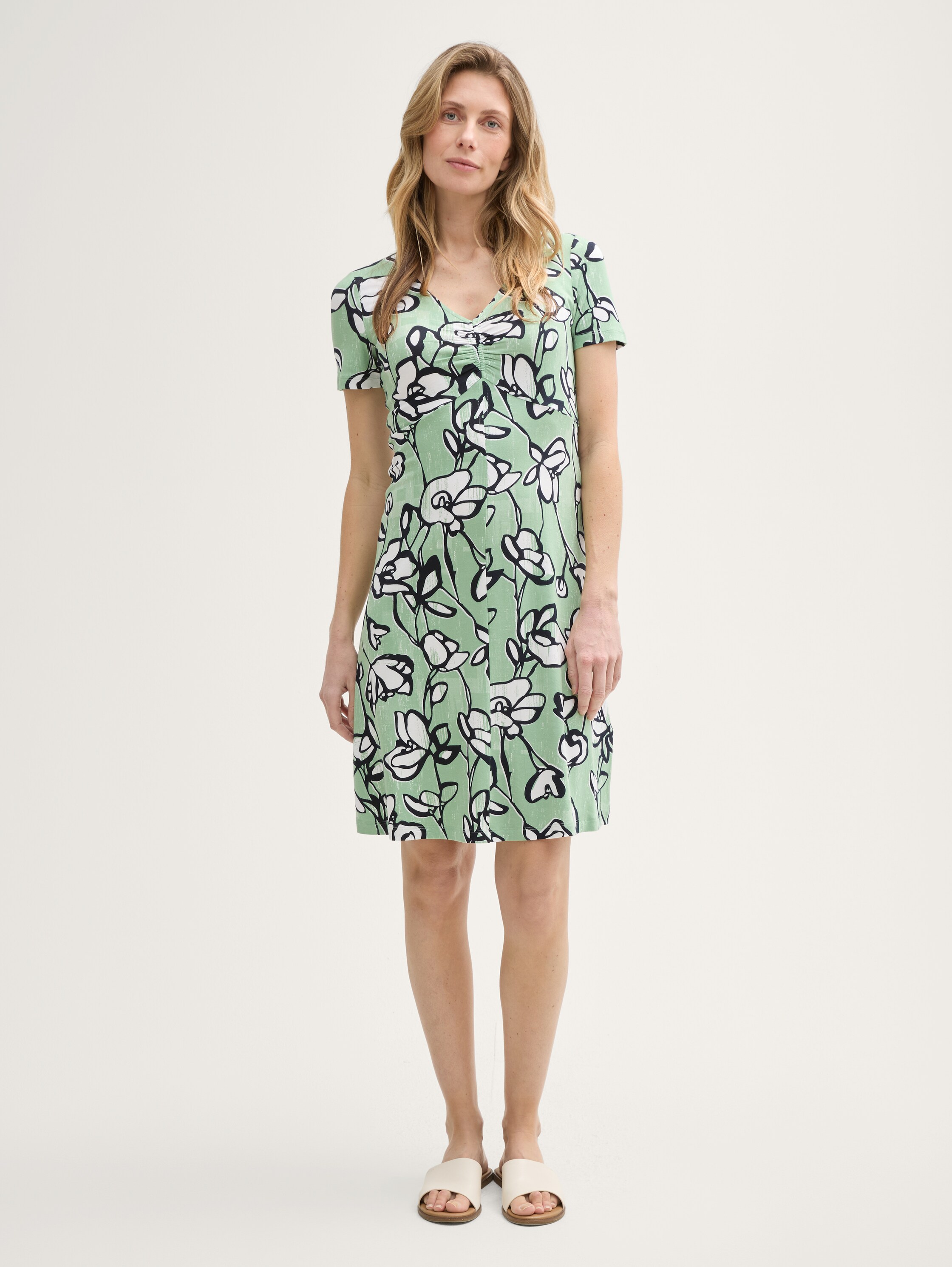 Kleid mit Raffungen - 1