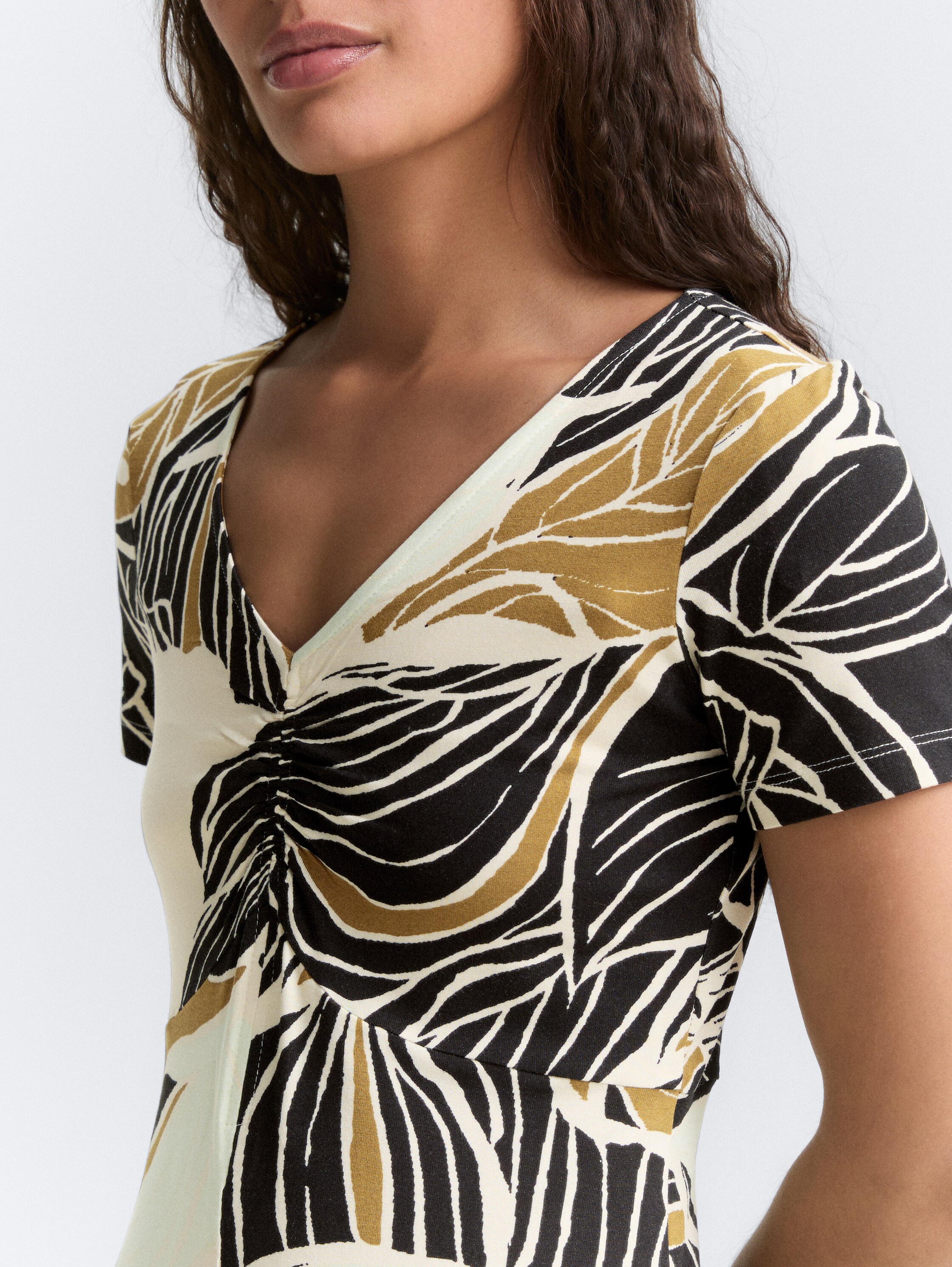 Kleid mit Raffungen - neutral_cut_leaves_design - 