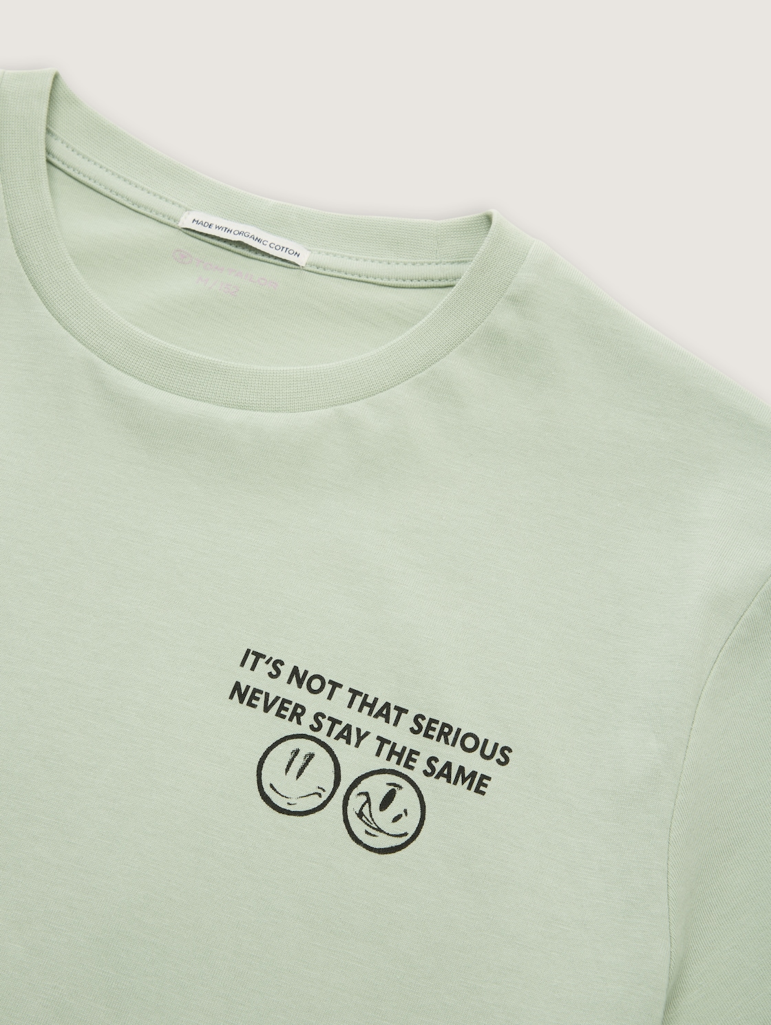 T-Shirt mit Print - light grayish green - Detail-Model-Ansicht