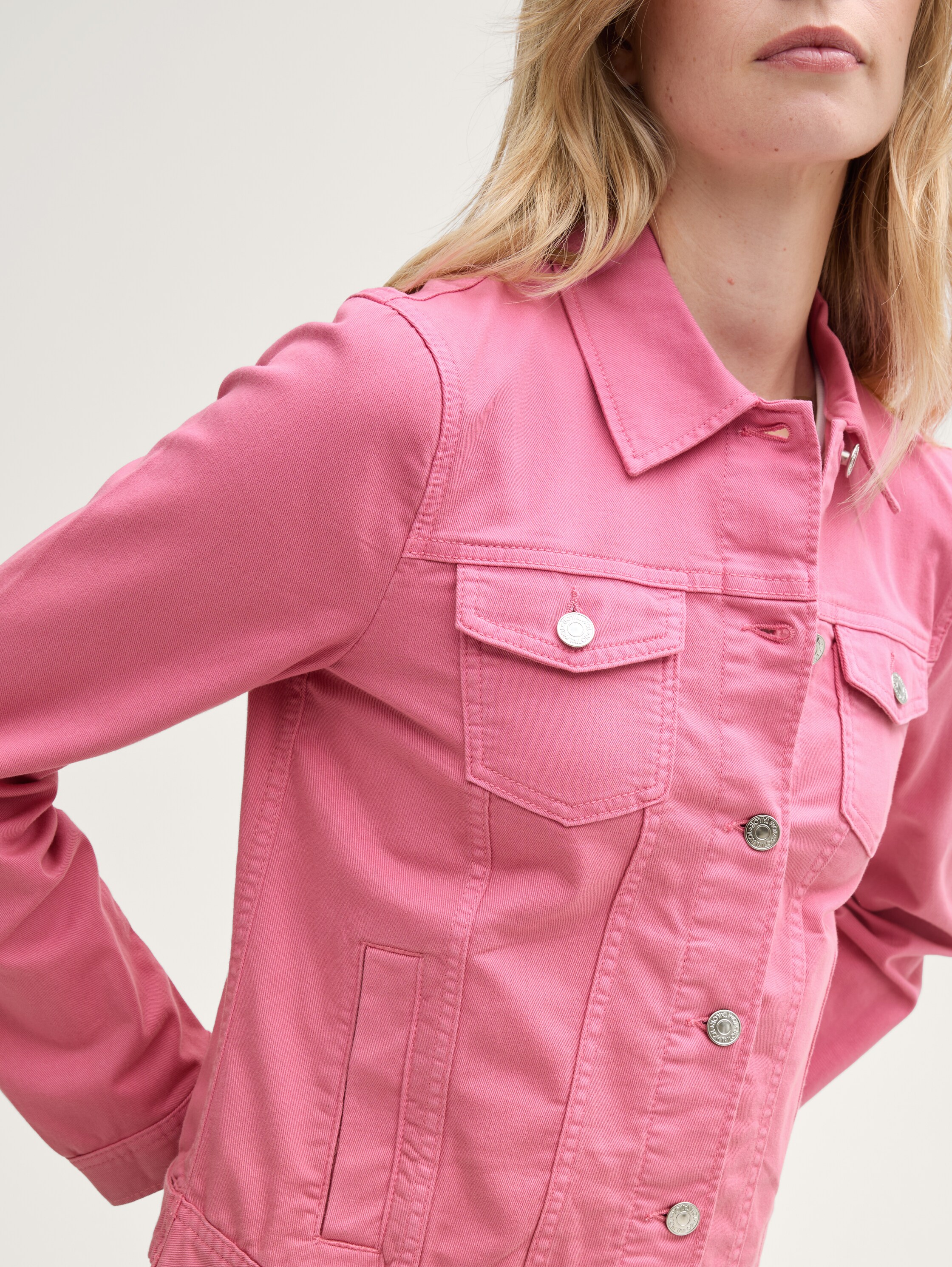 Jeansjacke mit Eingriffstaschen - 5