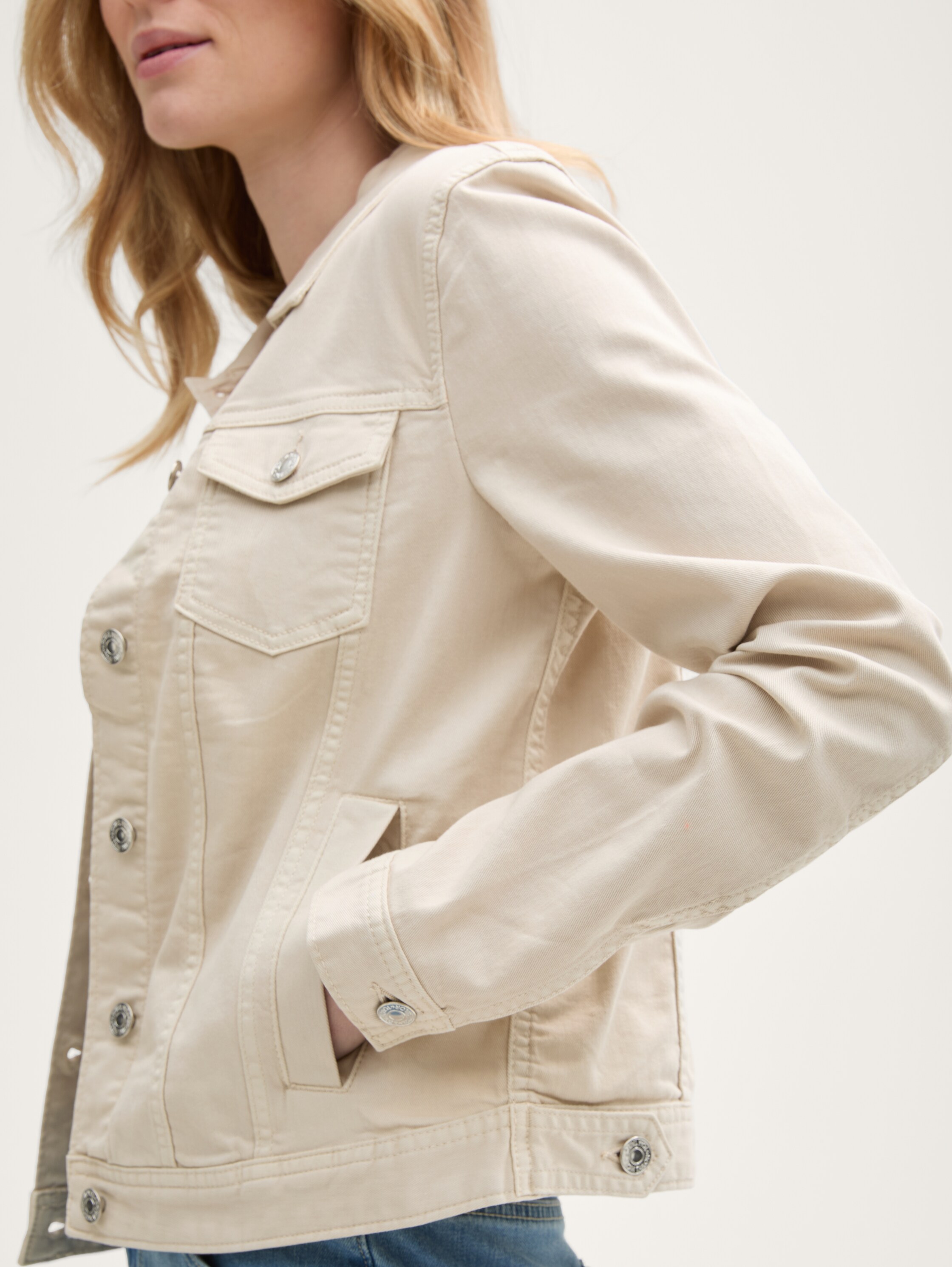 Jeansjacke mit Eingriffstaschen - 5