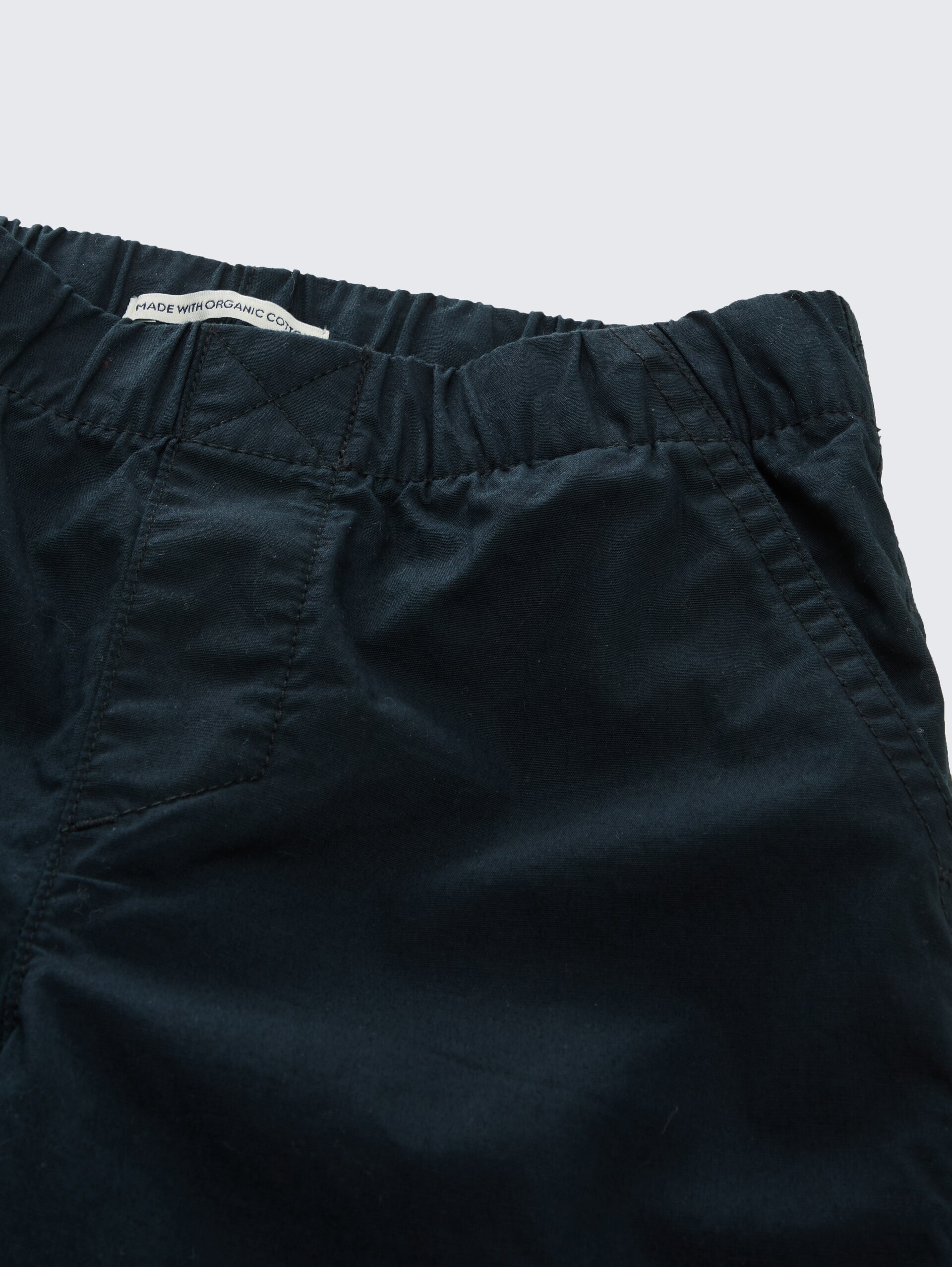 Loose Fit Parachute Hose - heavy black - Detail-Model-Ansicht