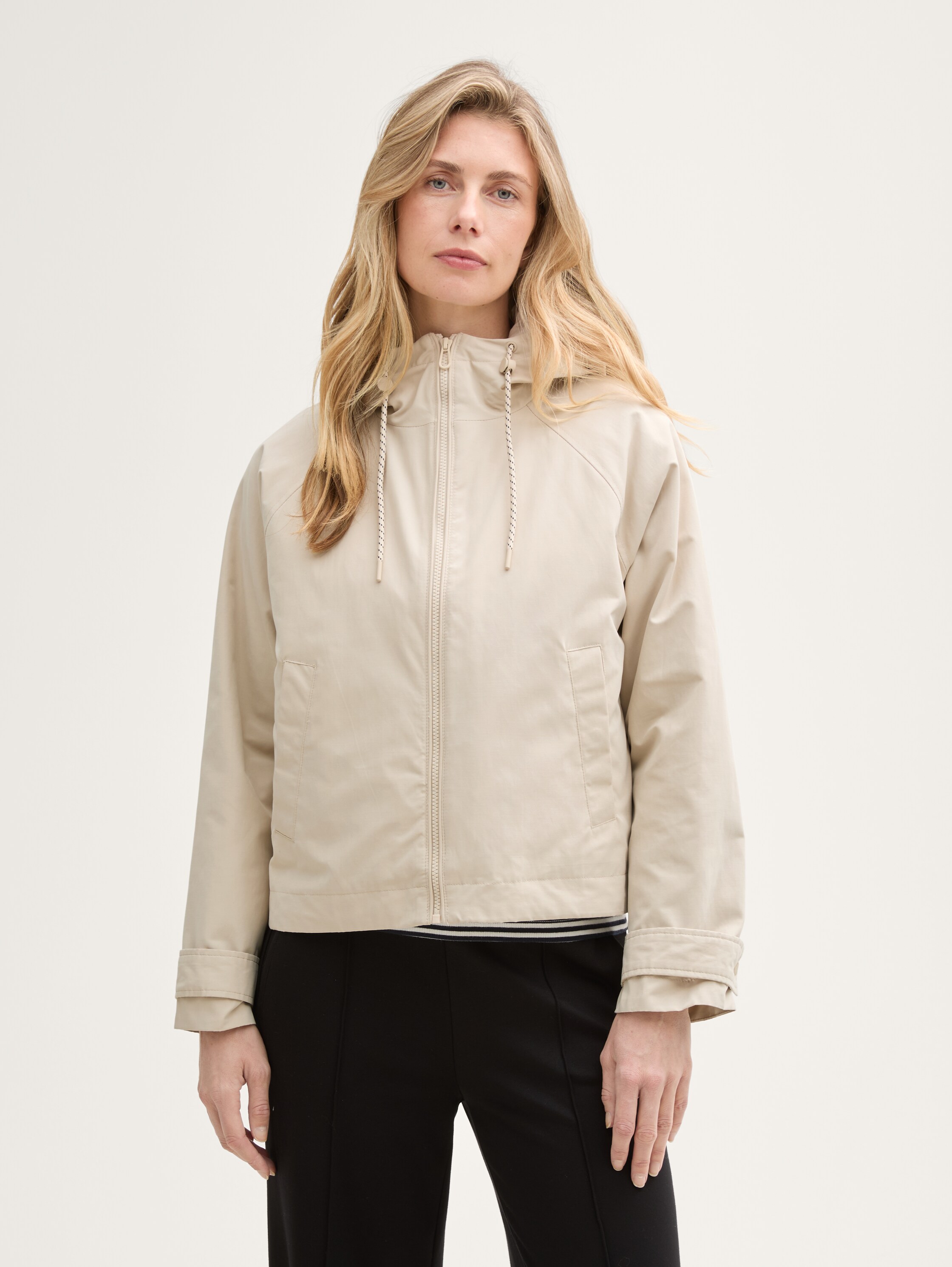 2-in-1 Jacke mit abnehmbarem Innenfutter - braun - Model-Vorderansicht