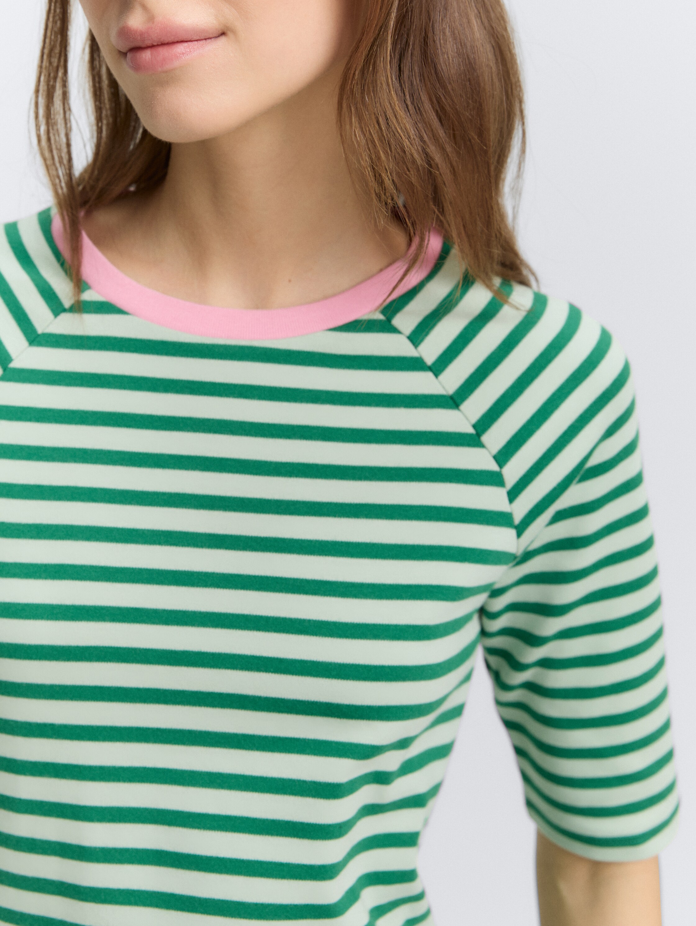 T-Shirt mit Streifenmuster - tonal_green_stripe - 
