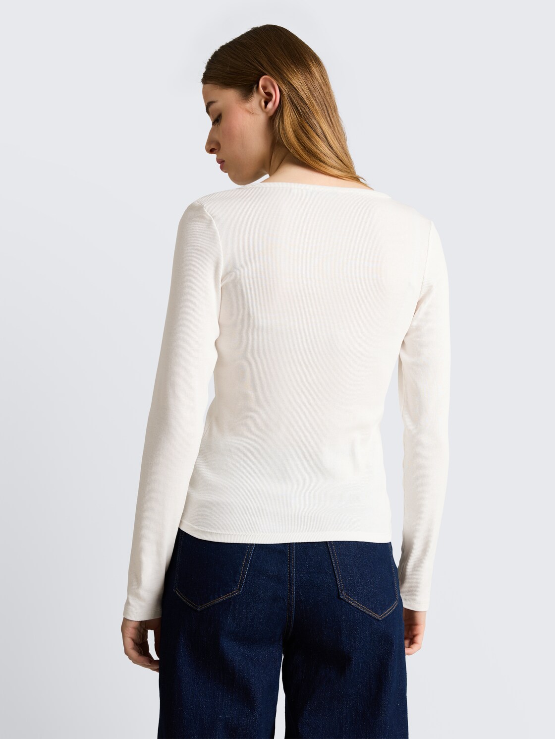 Slim Fit Henley Langarmshirt - off white - Auschnitt Model-Rückansicht