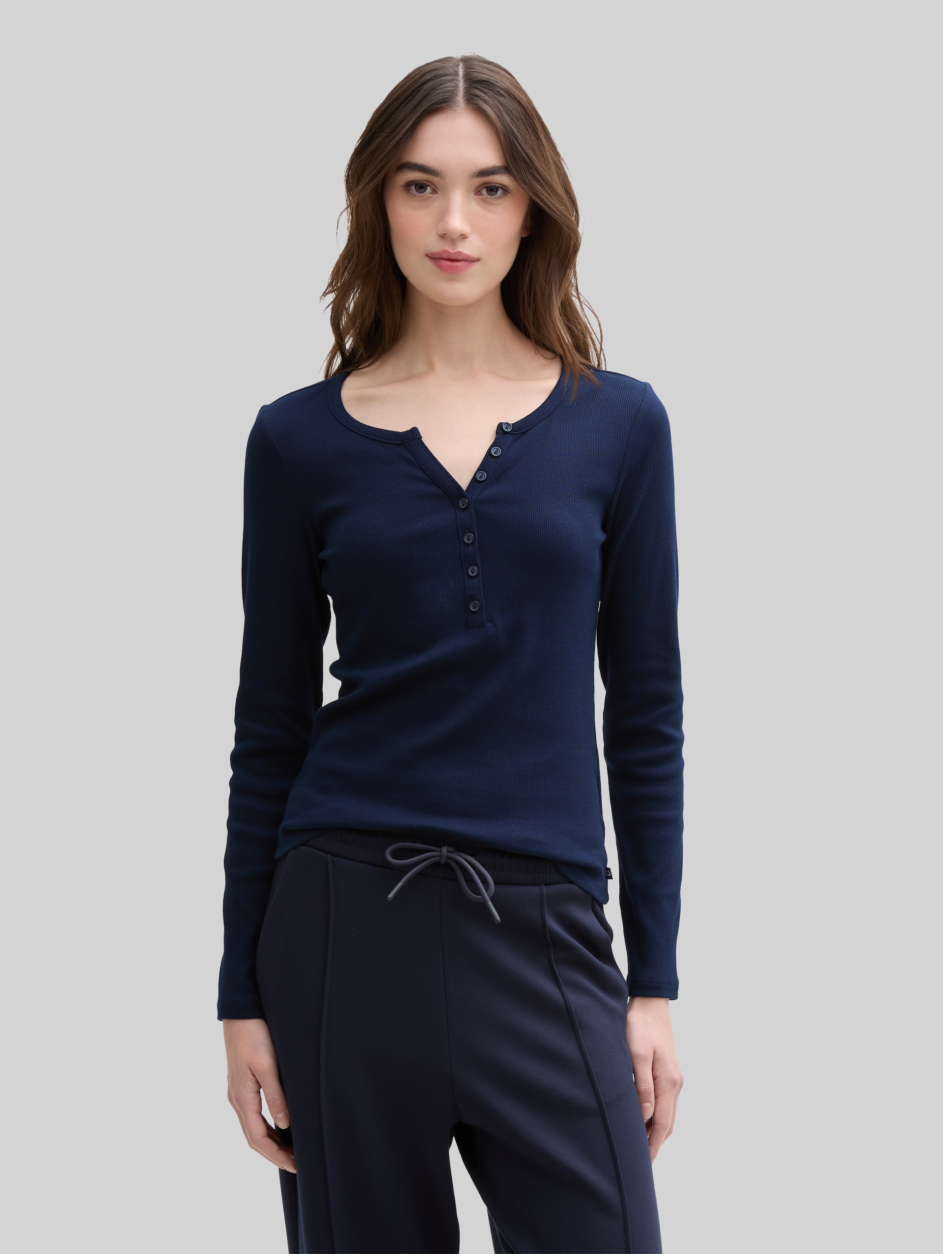 Slim fit Henley long-sleeved shirt - sky captain blue - Neckline model front view