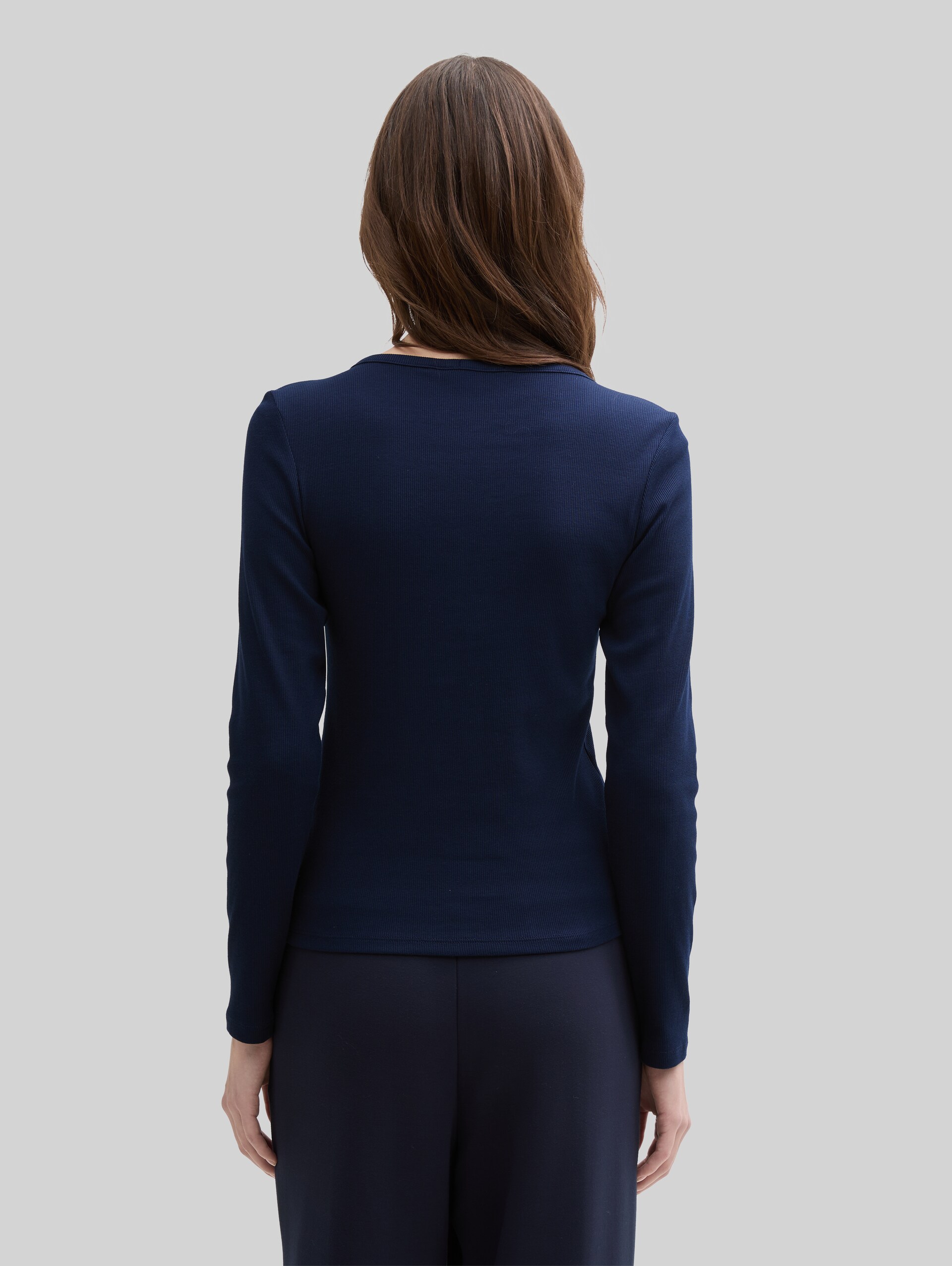 Slim fit Henley long-sleeved shirt - sky captain blue - Neckline model-back view