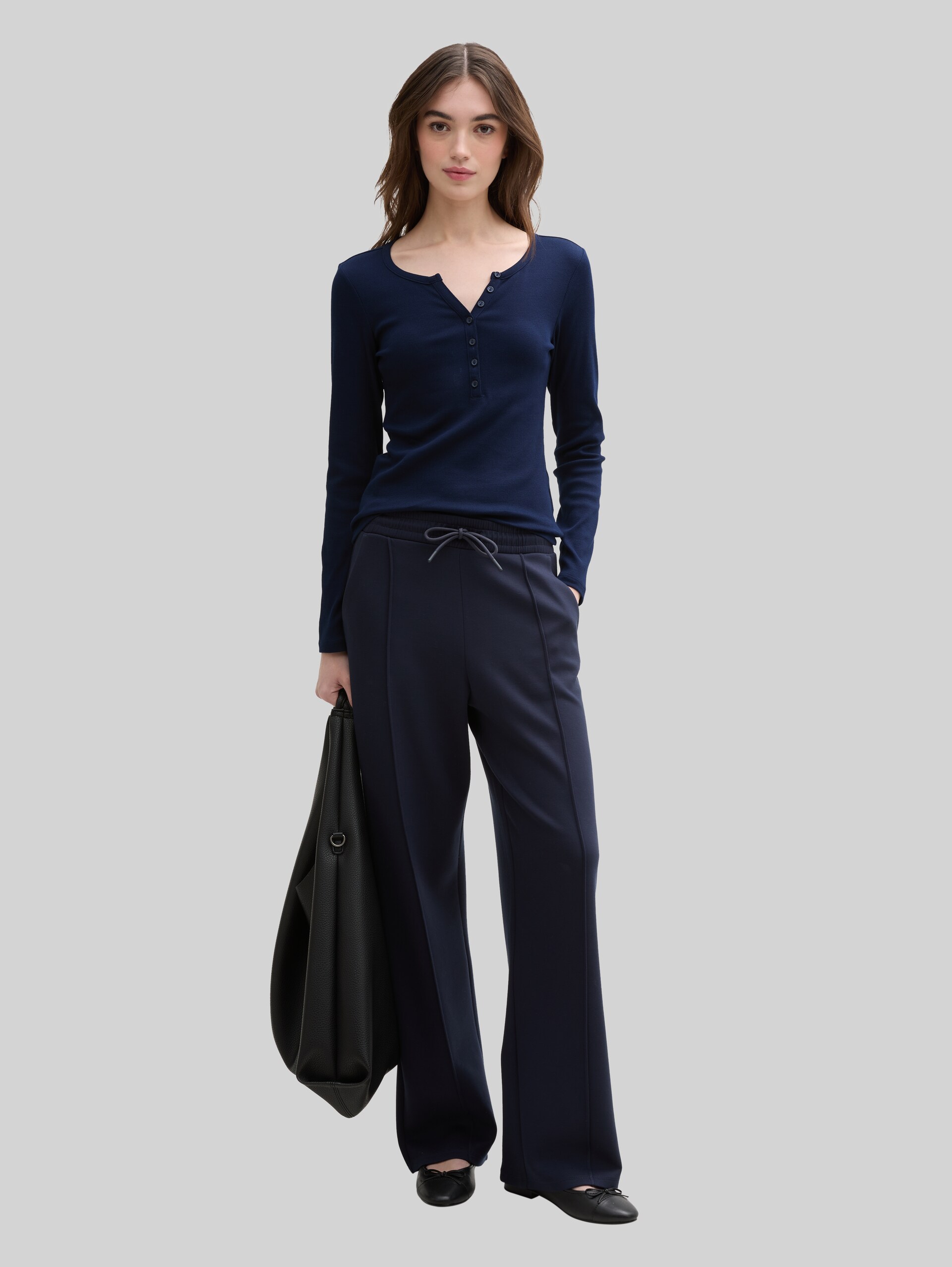 Slim fit Henley long-sleeved shirt - sky captain blue - Model front view