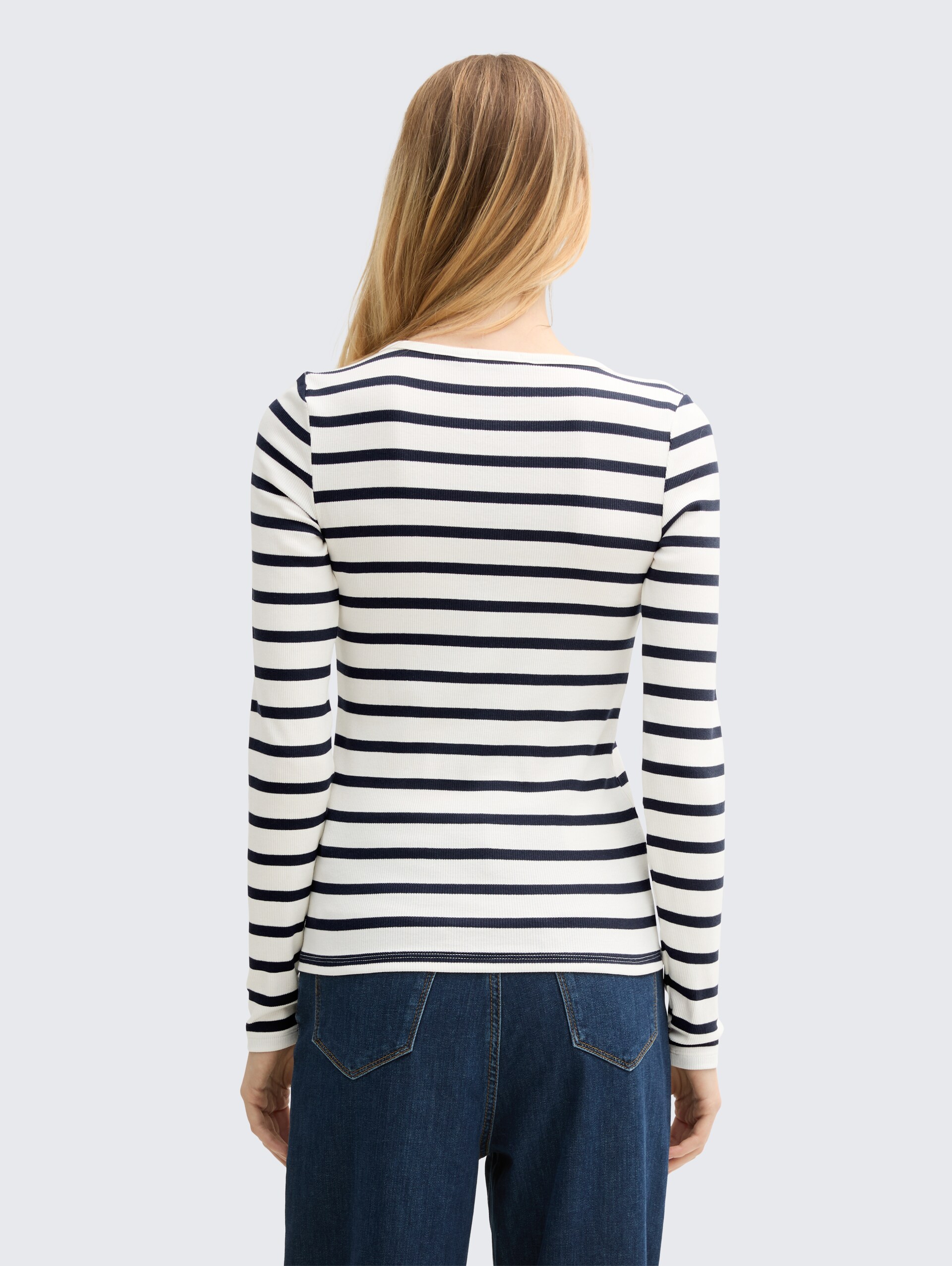 Slim Fit Henley Langarmshirt - white navy stripe - Auschnitt Model-Rückansicht