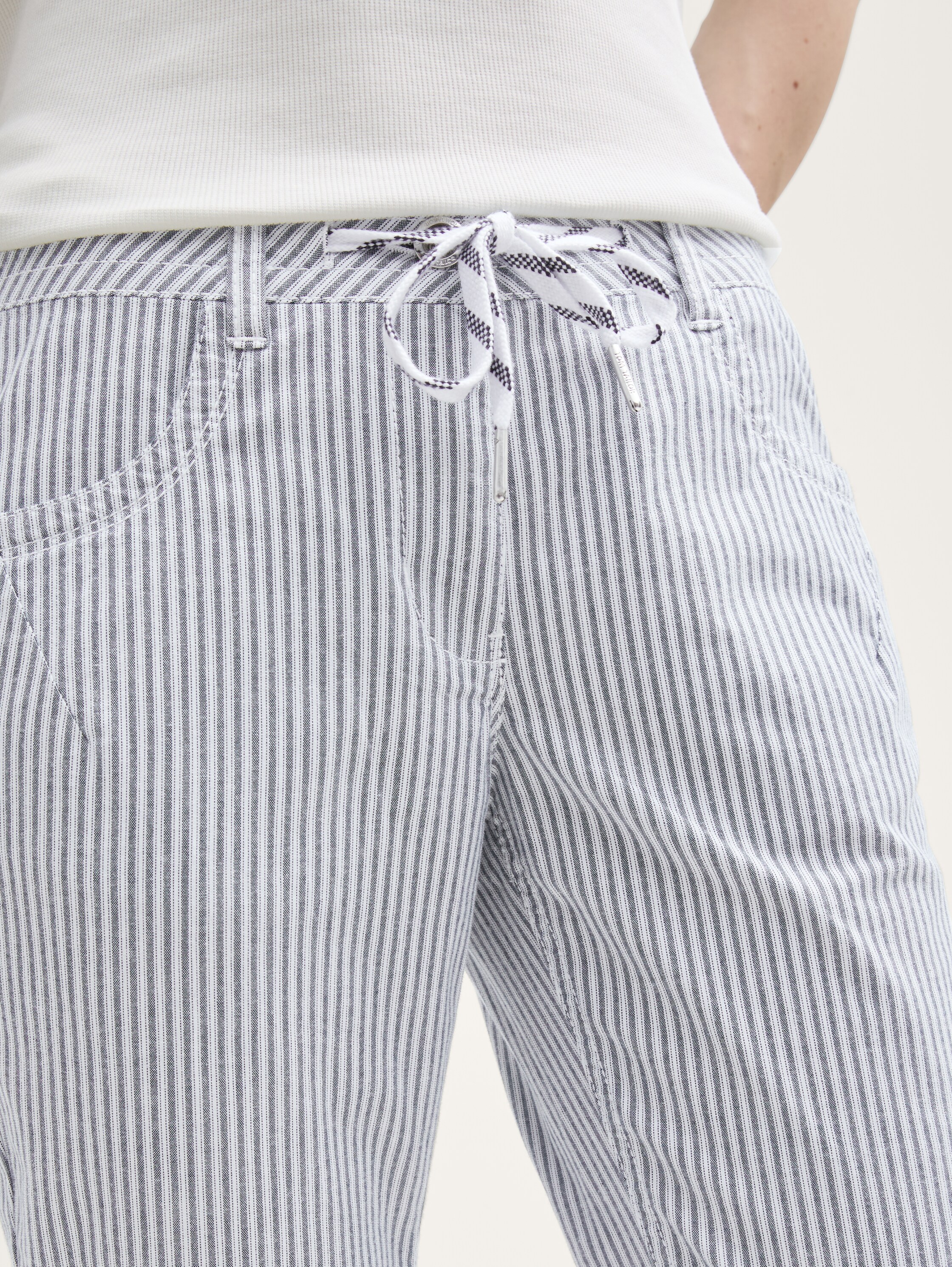 Tapered relaxed trousers - navy_irregular_woven_stripe - 