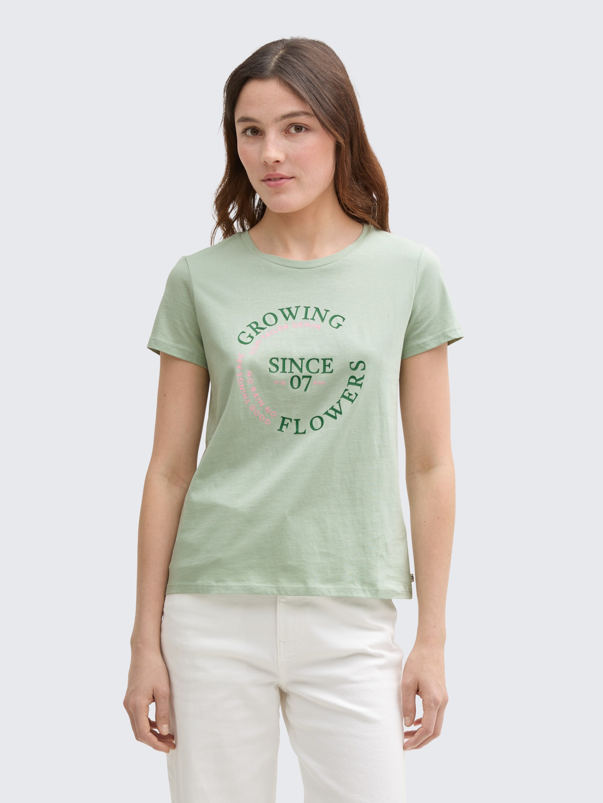 T-Shirt mit Print - Fresh Mint Green - Ausschnitt Model-Vorderansicht