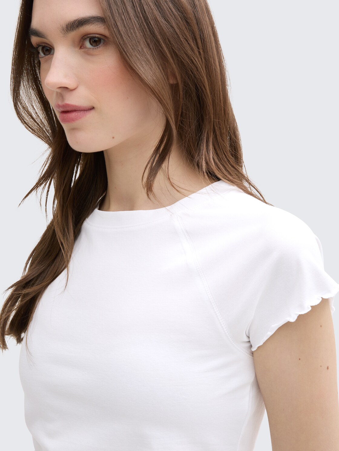 Slim Fit Raglan T-Shirt - White - Detail-Model-Ansicht