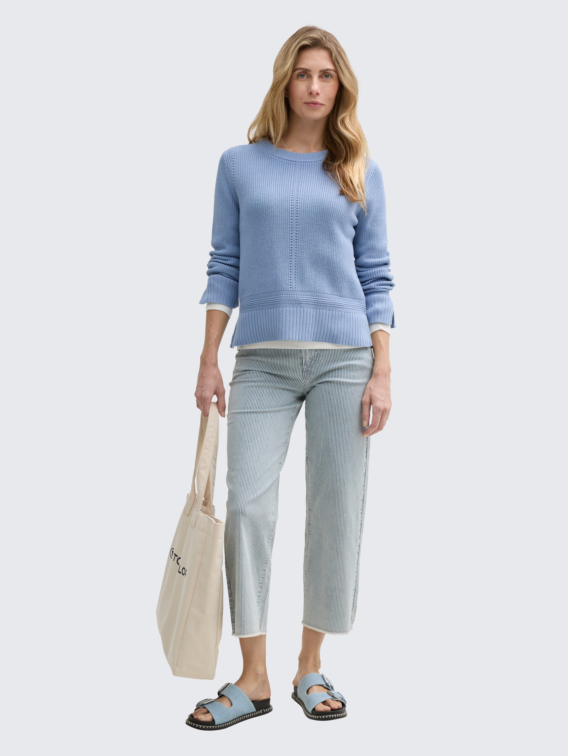 Strickpullover mit Schlitz-Details - flawless blue - Model-Vorderansicht