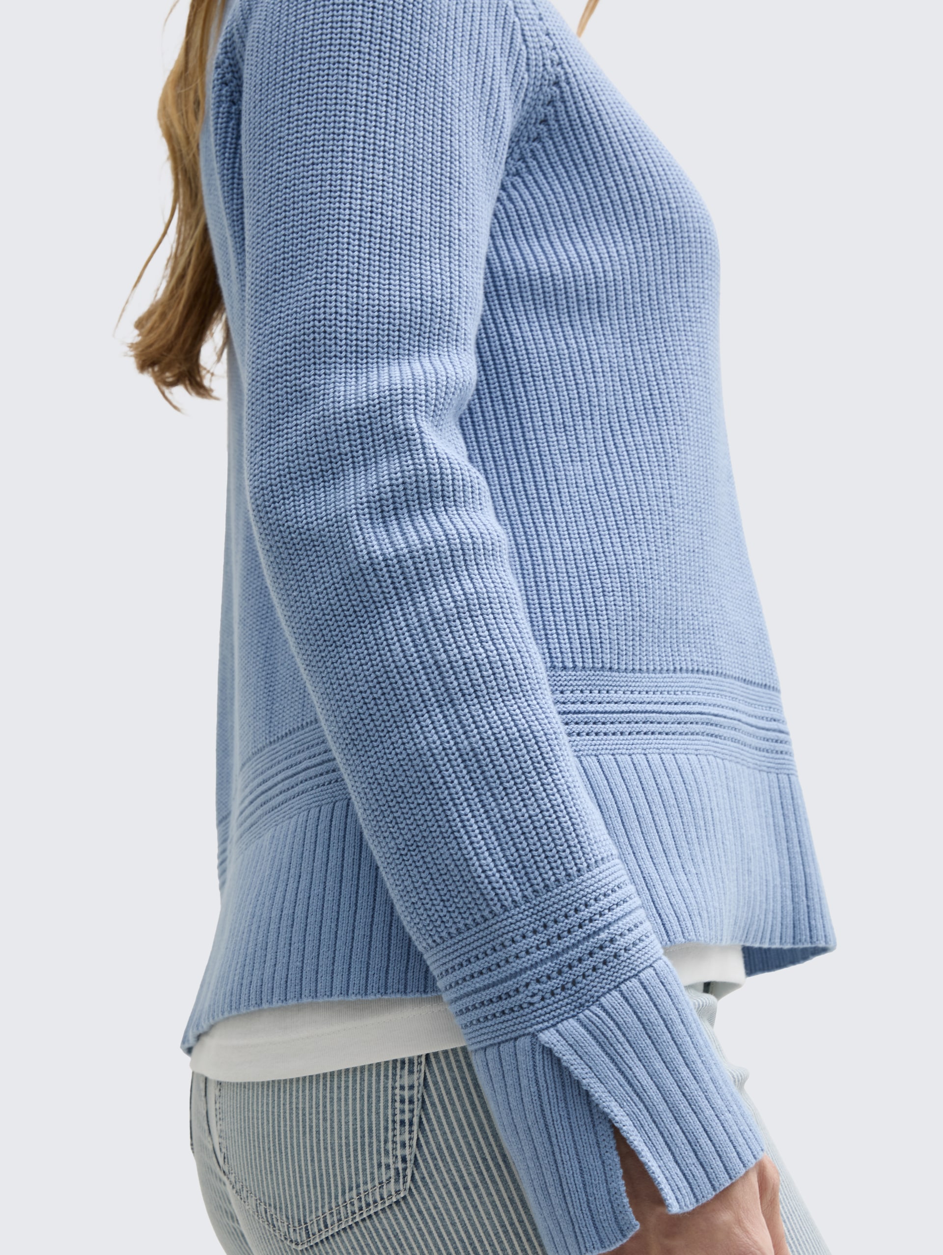 Strickpullover mit Schlitz-Details - flawless blue - Detail-Model-Ansicht