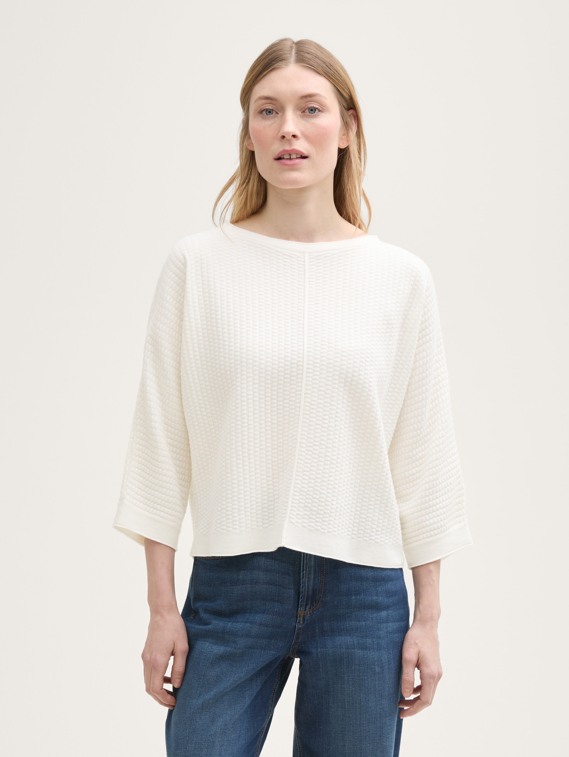 Loose Fit Strickpullover - Whisper White - Ausschnitt Model-Vorderansicht