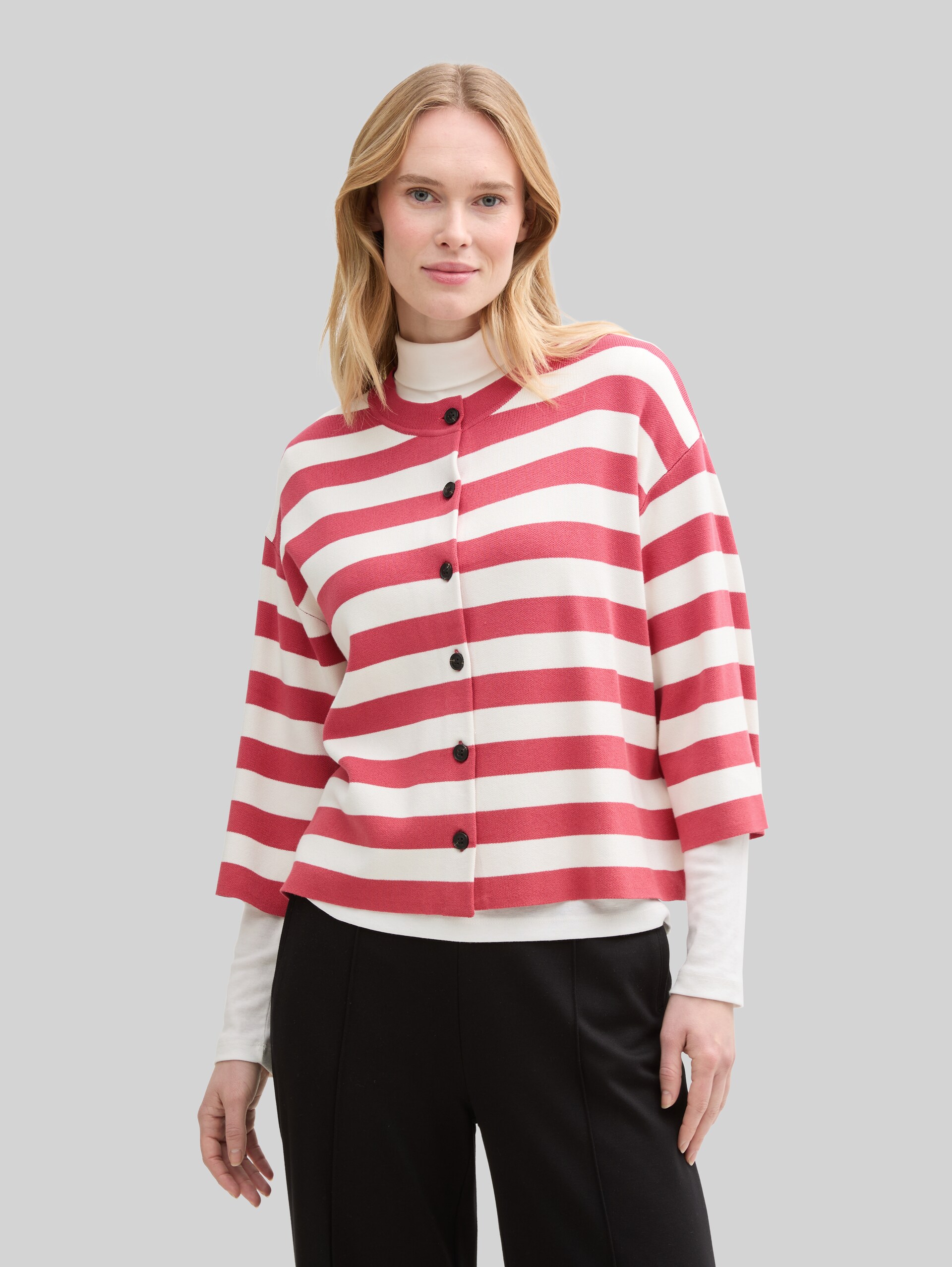 Cardigan with stripe pattern - red offwhite block stripe - Neckline model front view