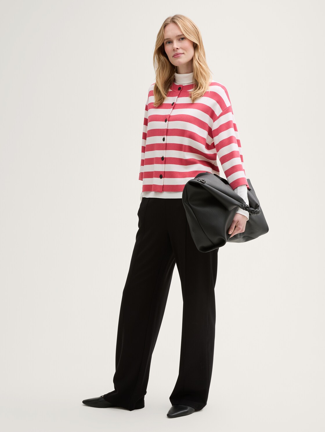Cardigan mit Streifenmuster - red offwhite block stripe - Model-Vorderansicht