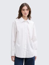 Oversize Hemdbluse mit Brusttasche - White - Ausschnitt Model-Vorderansicht