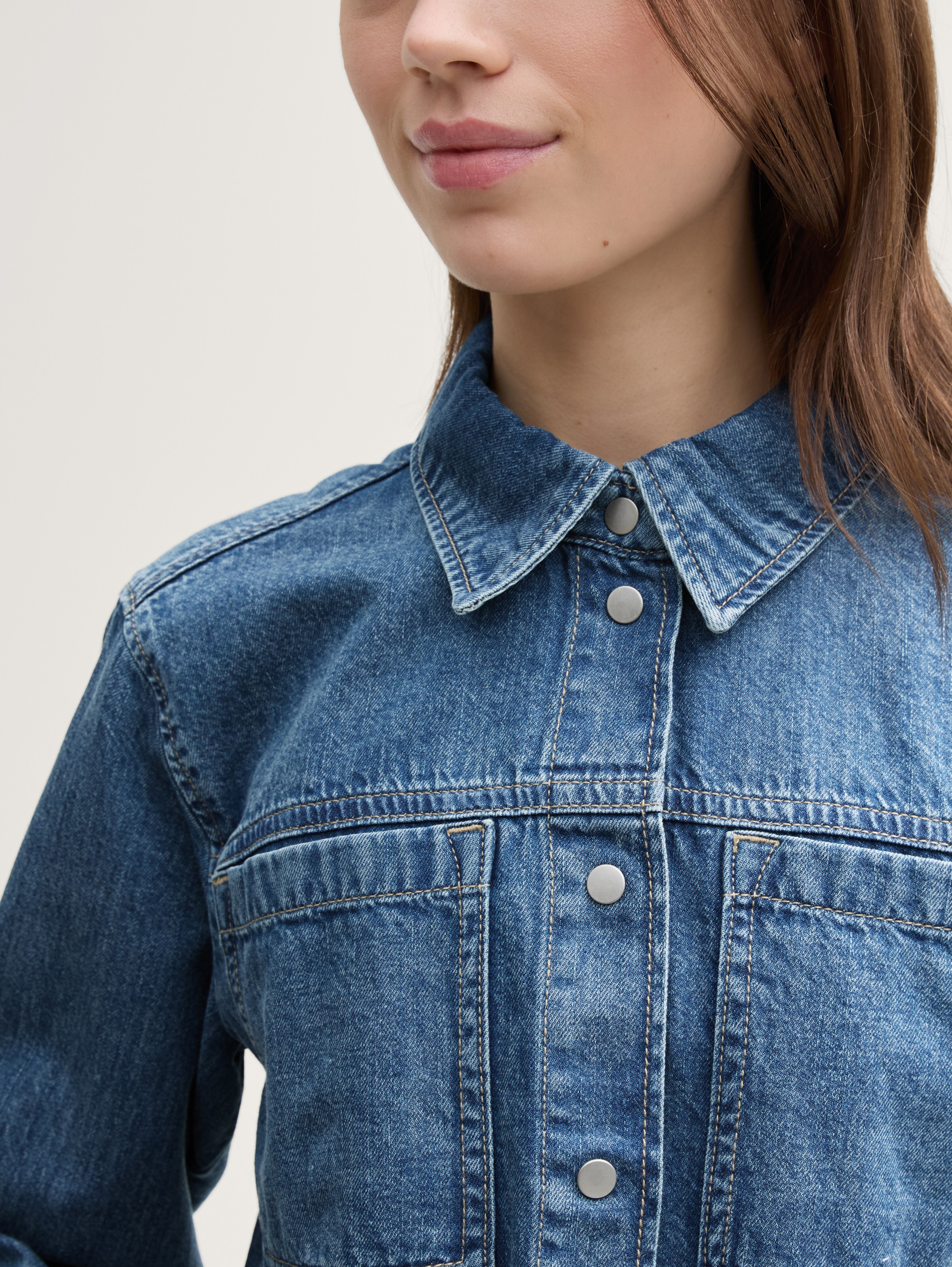 売れ筋商品|||トム テイラー デニム シャツ レディース トップス BOXY SHIRT WITH POCKET - Button-down blouse - mid blue/white Boxy fit denim shirt by Tom Tailor