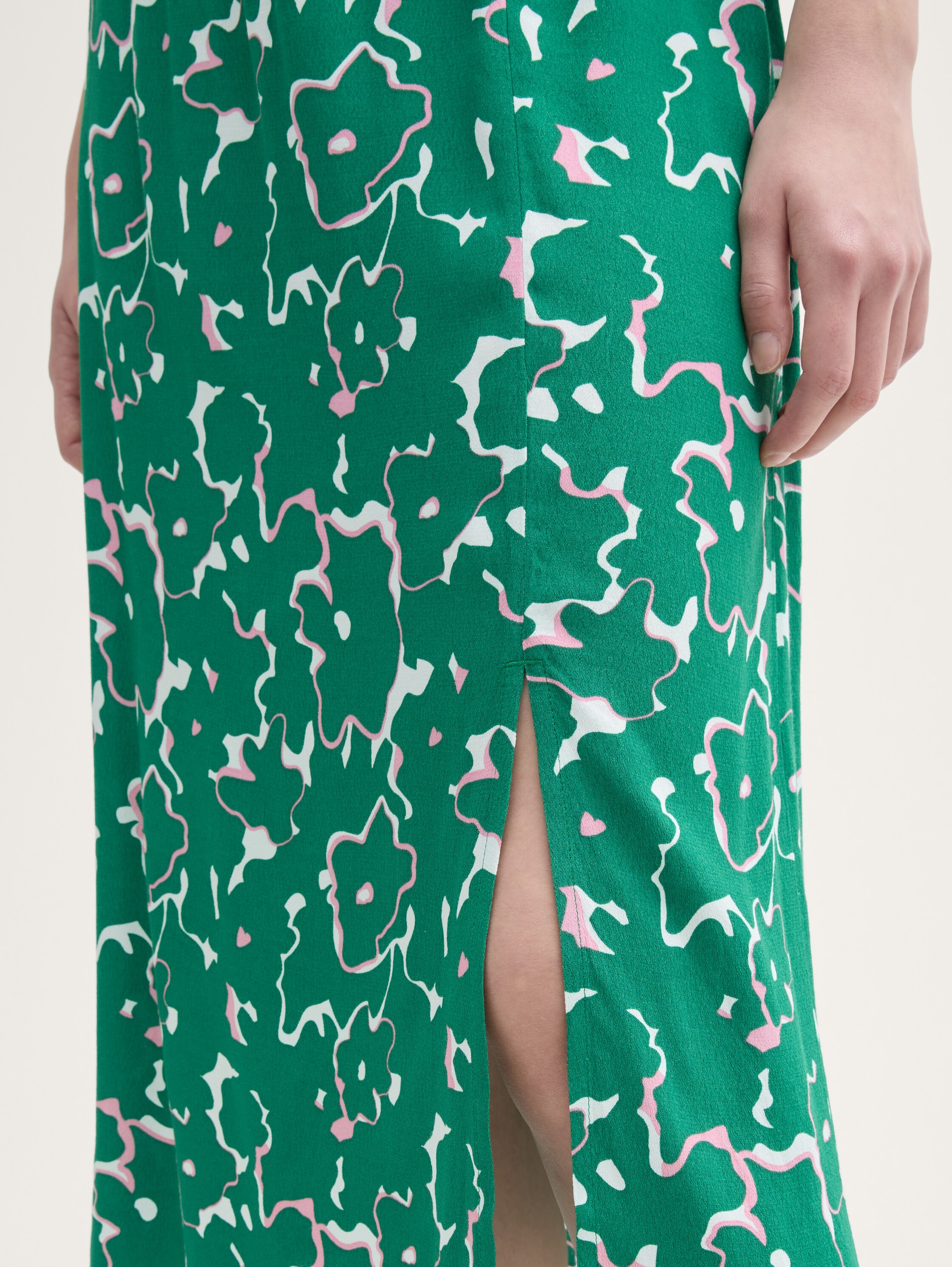 Midi-Rock mit Schlitz-Detail - abstract_green_flower_print - 
