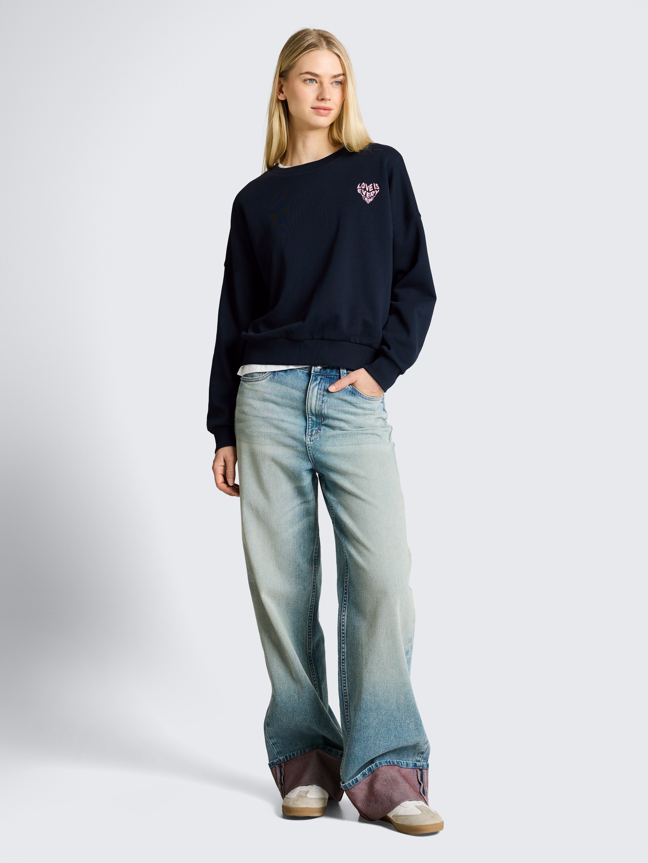 Loose Fit Sweatshirt - midnight navy blue - Model-Vorderansicht