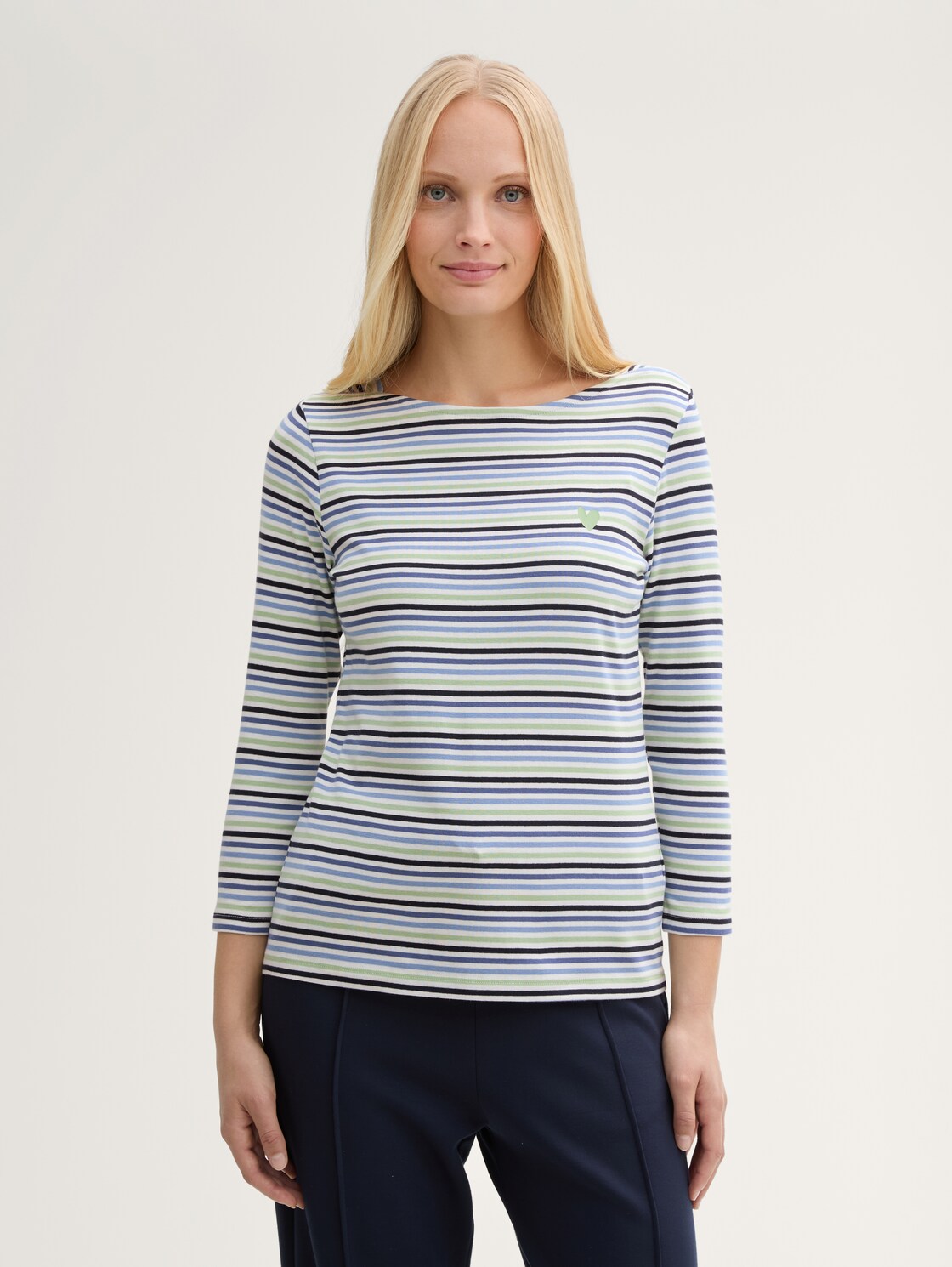 Langarmshirt mit Streifenmuster - blue green regular stripe - Ausschnitt Model-Vorderansicht