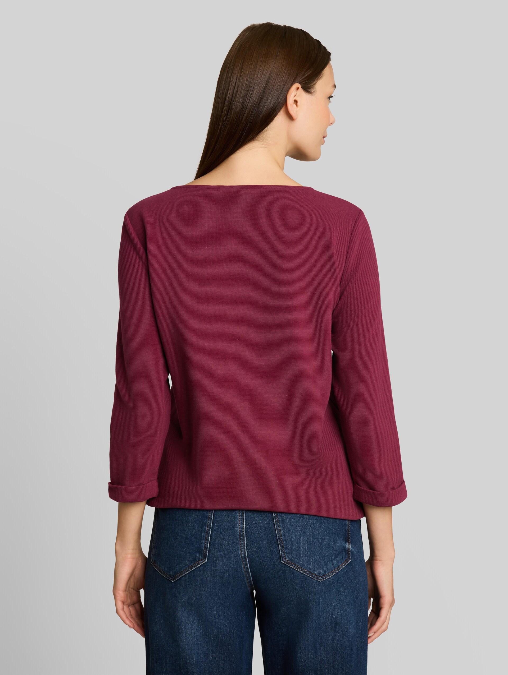 Langarmshirt mit Knopf-Details - Preppy Plum - Auschnitt Model-Rückansicht