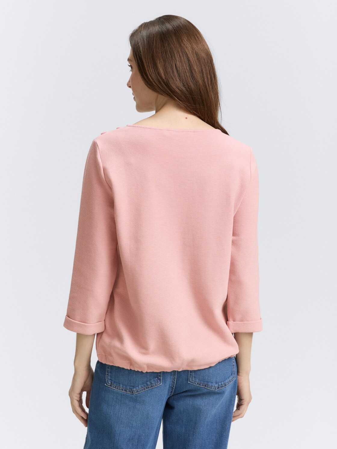 Langarmshirt mit Knopf-Details - Morning Pink - Auschnitt Model-Rückansicht