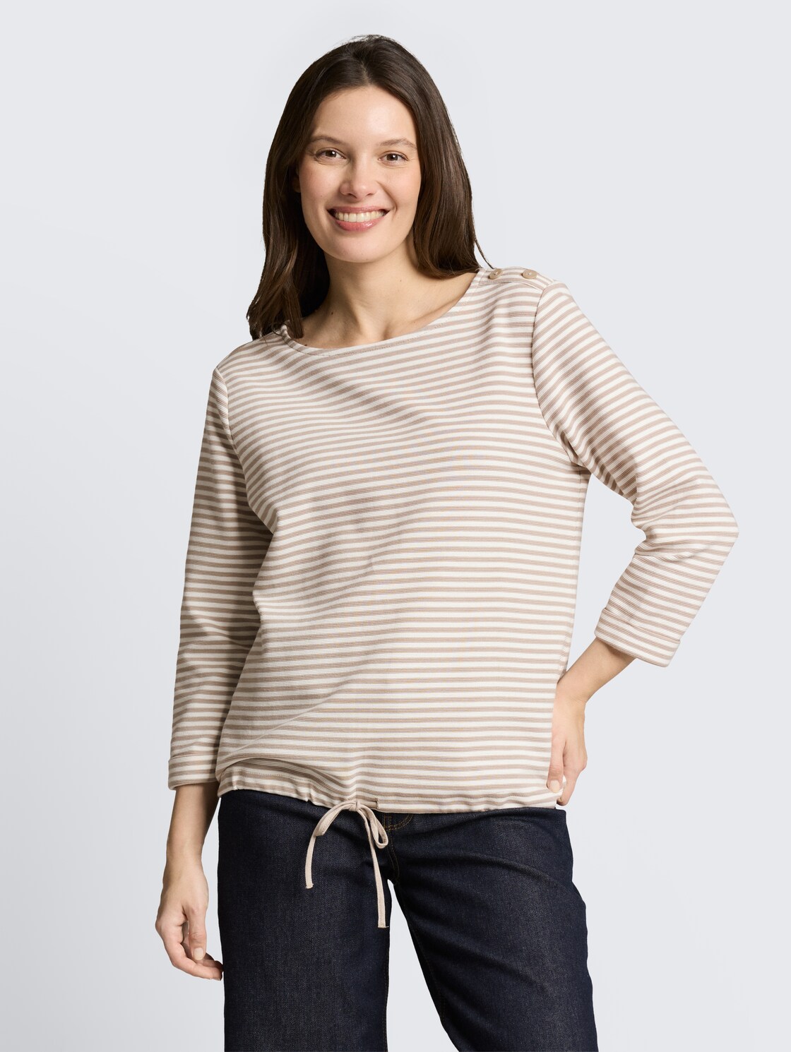 Langarmshirt mit Knopf-Details - taupe offwhite regular stripe - Ausschnitt Model-Vorderansicht