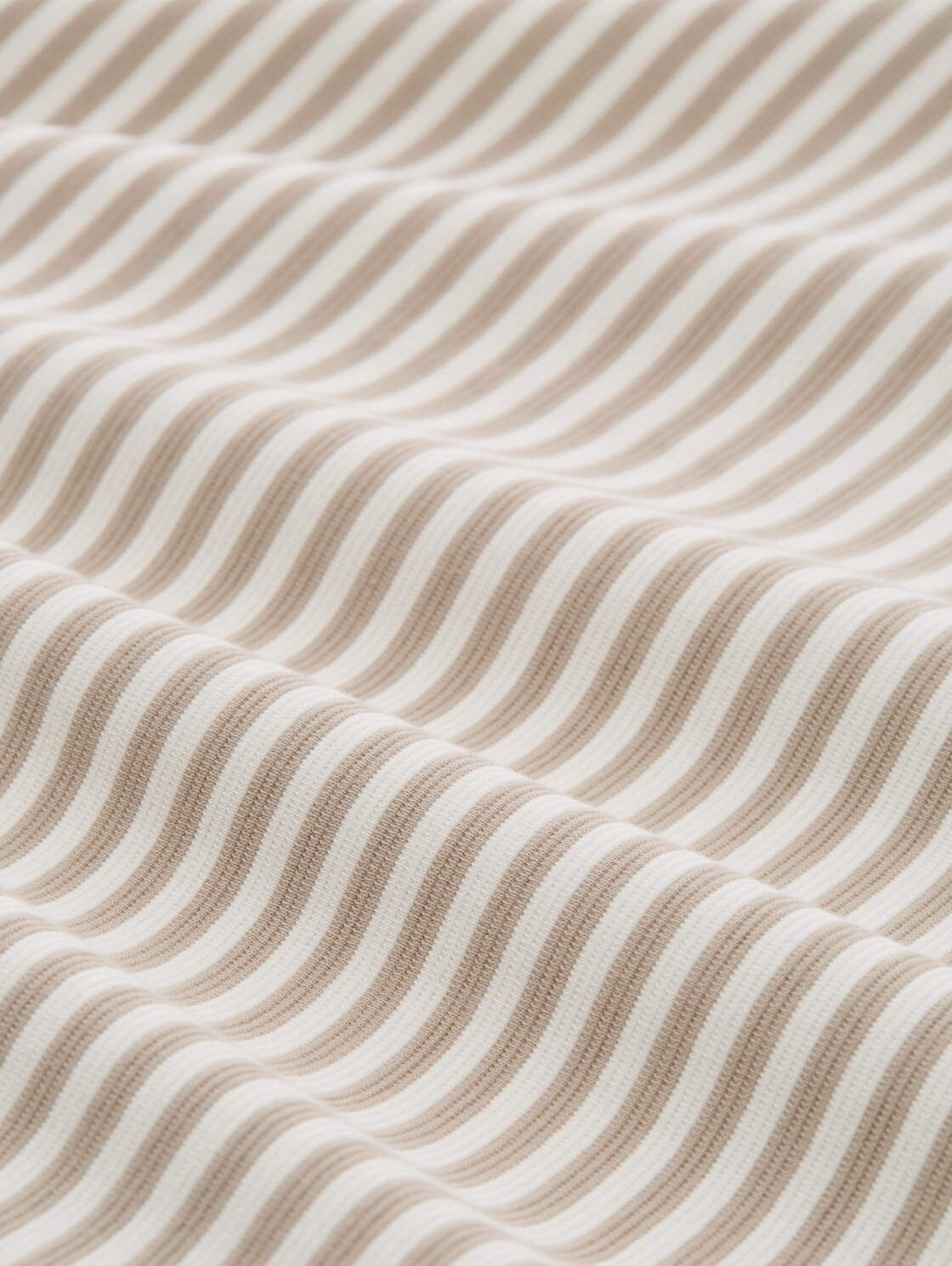 Langarmshirt mit Knopf-Details - taupe offwhite regular stripe - Material-Ansicht