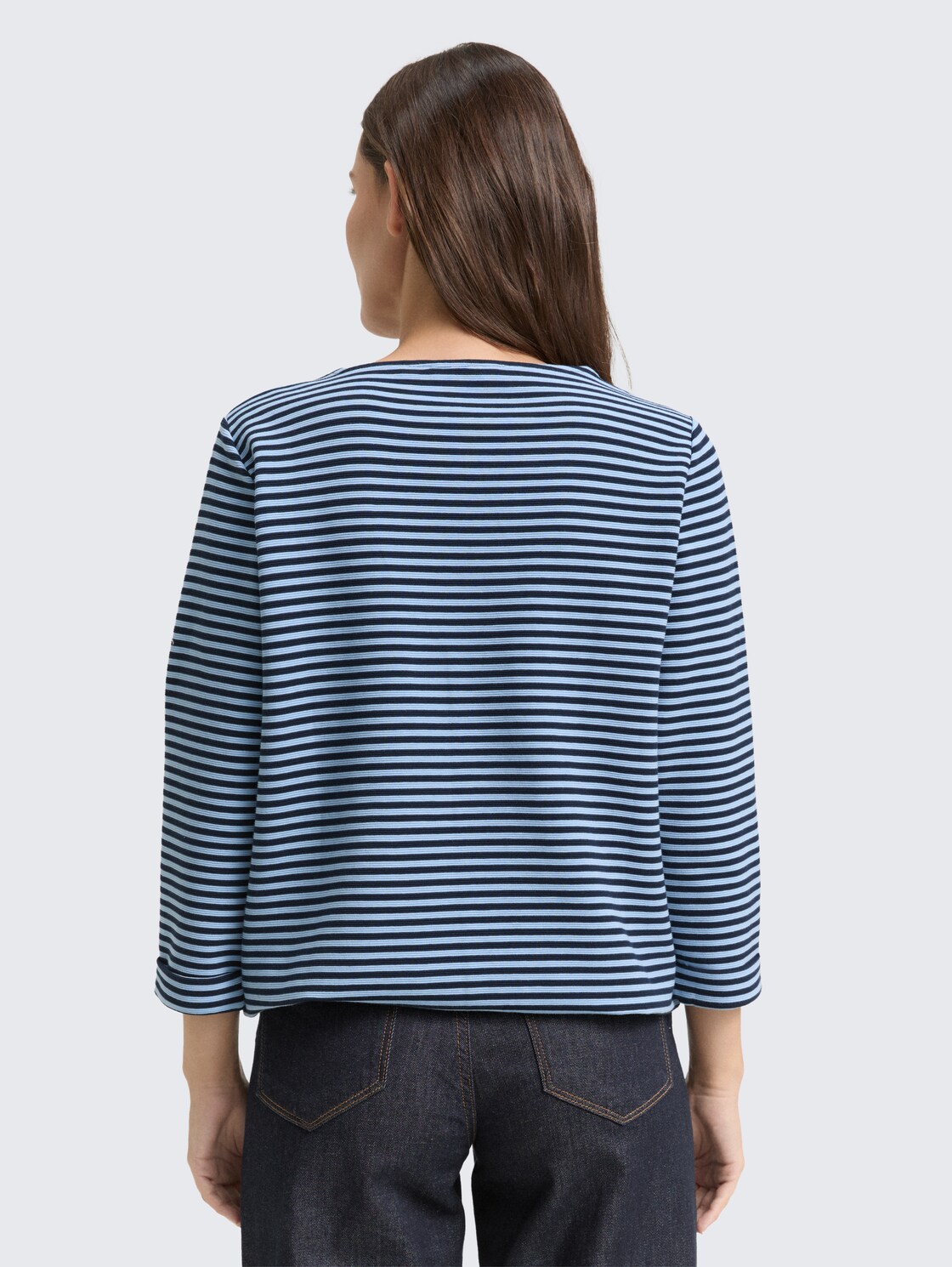 Langarmshirt mit Knopf-Details - blue navy regular stripe - Auschnitt Model-Rückansicht