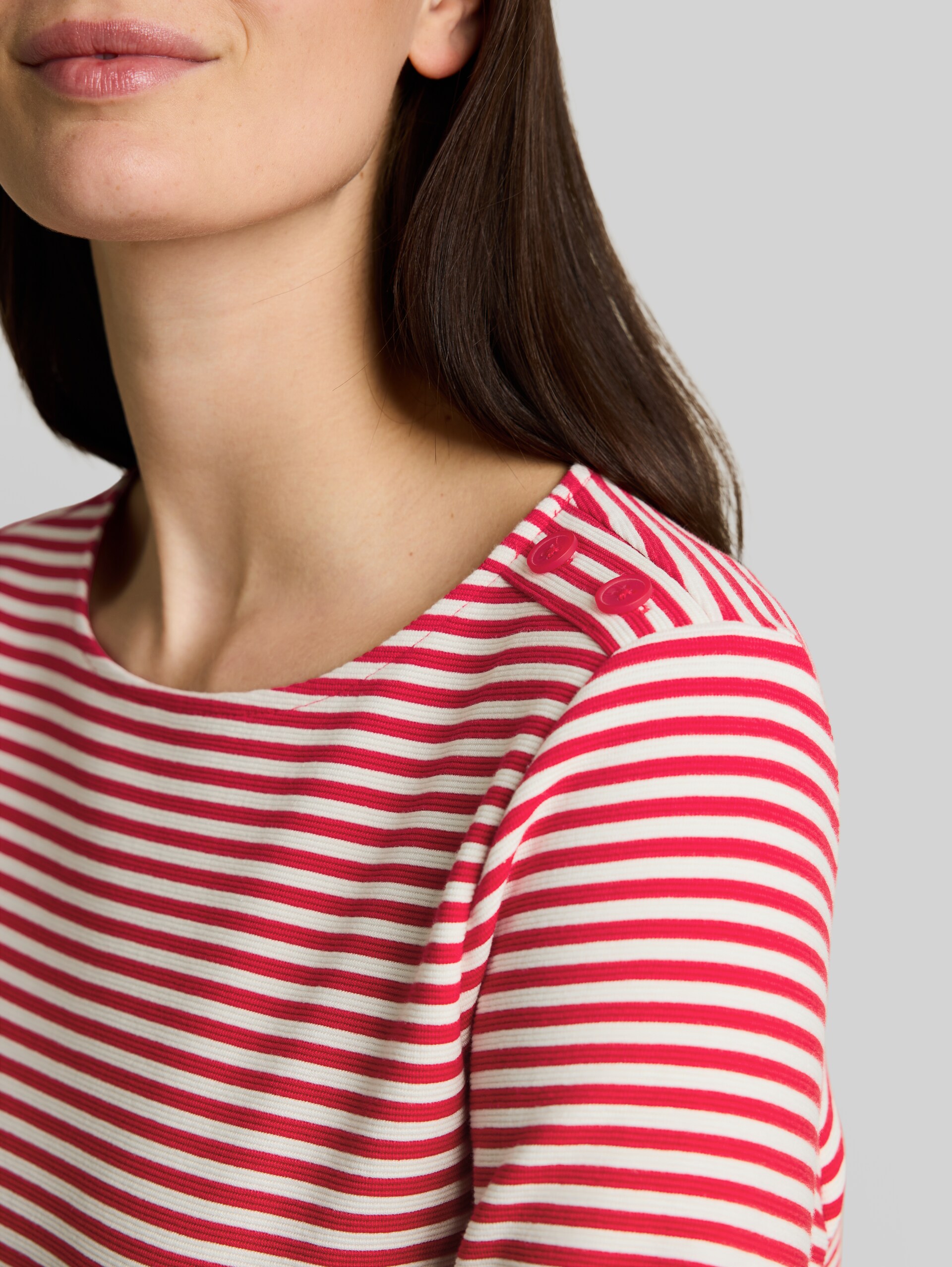 Long-sleeved top with button details - red offwhite regular stripe - Detail model view