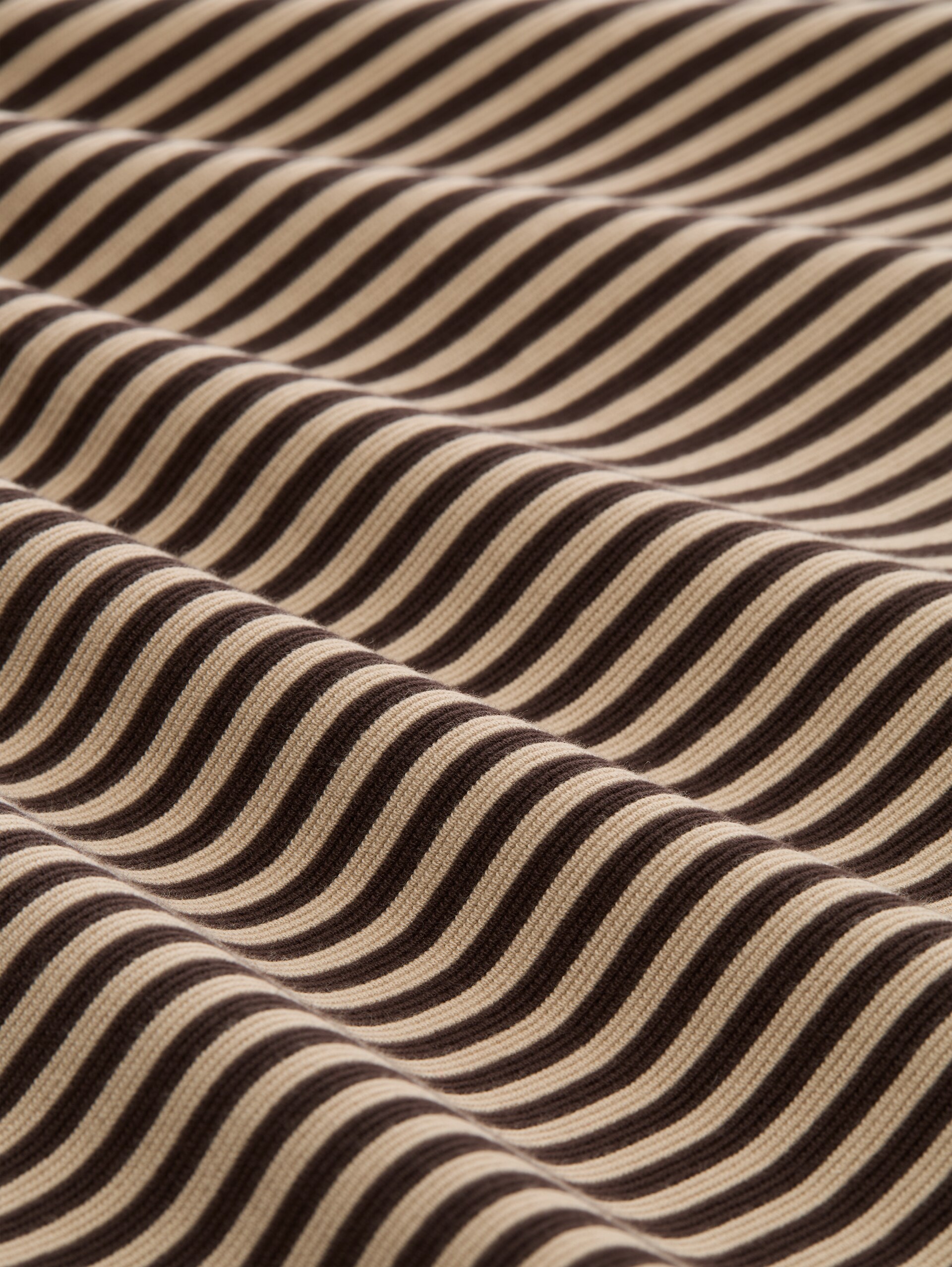 Langarmshirt mit Knopf-Details - dark brown beige stripe - Material-Ansicht