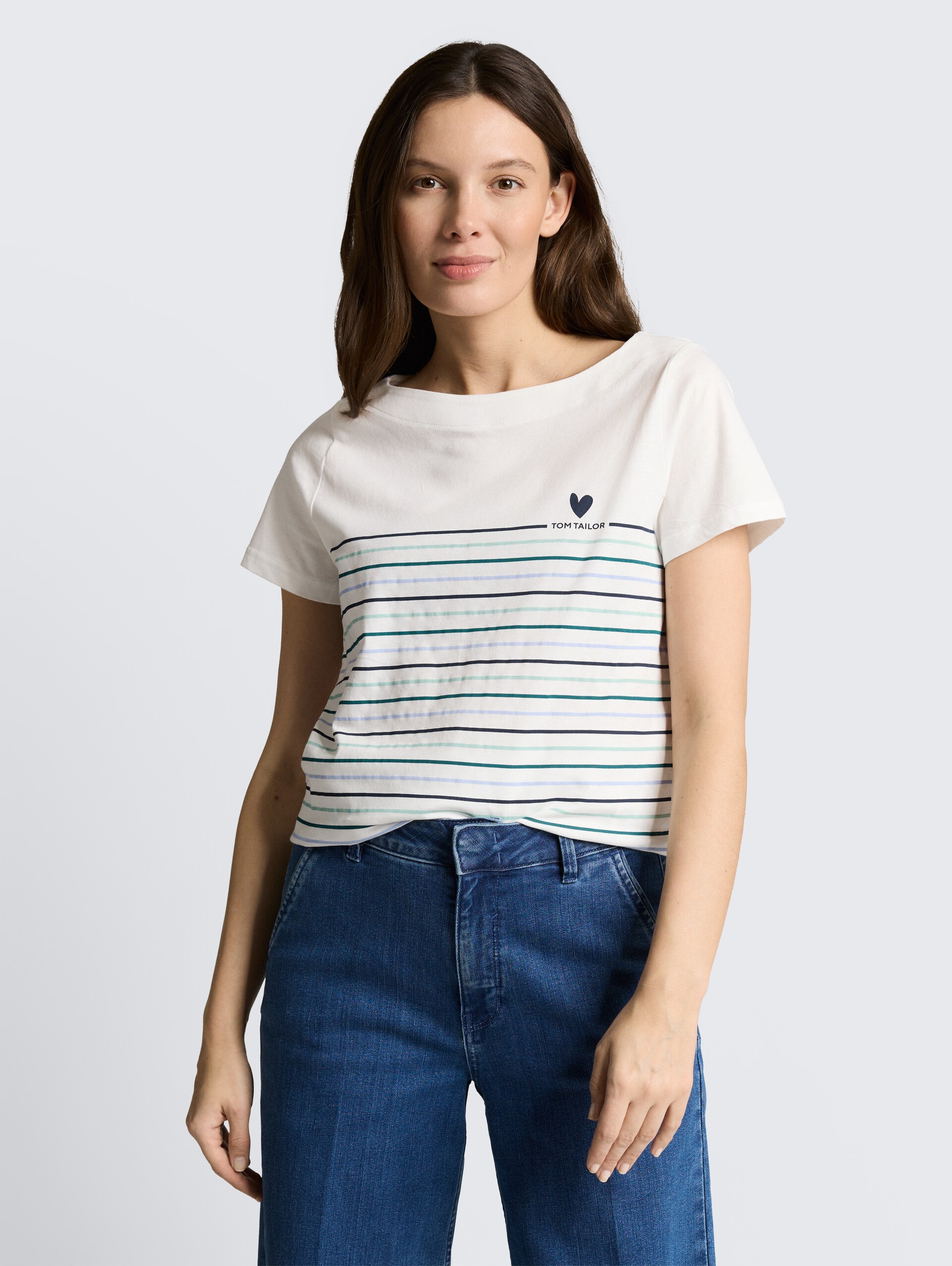 T-Shirt mit Streifenmuster - Dove White - Ausschnitt Model-Vorderansicht