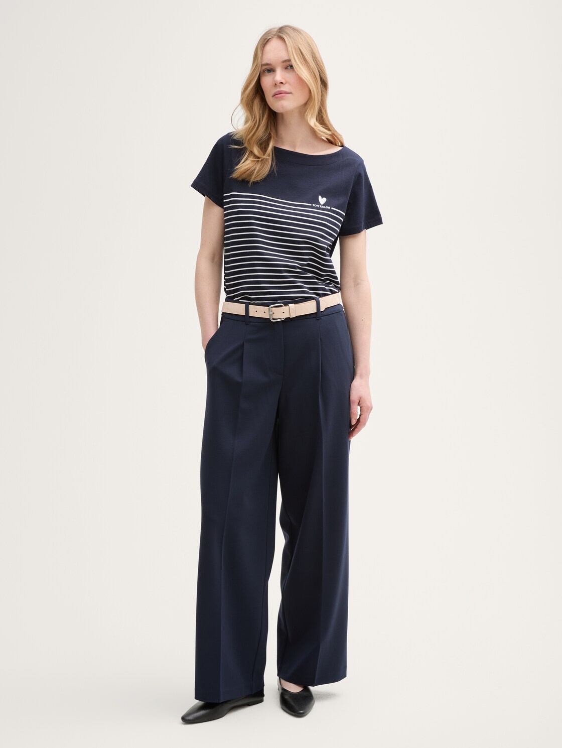 T-Shirt mit Streifenmuster - sky captain blue - Model-Vorderansicht