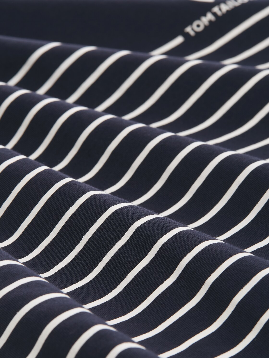 T-Shirt mit Streifenmuster - sky captain blue - Material-Ansicht