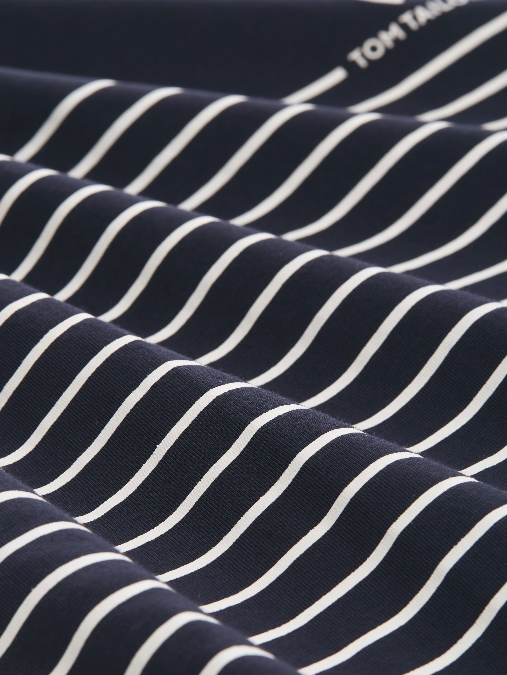 T-shirt with striped pattern - sky captain blue - Material view