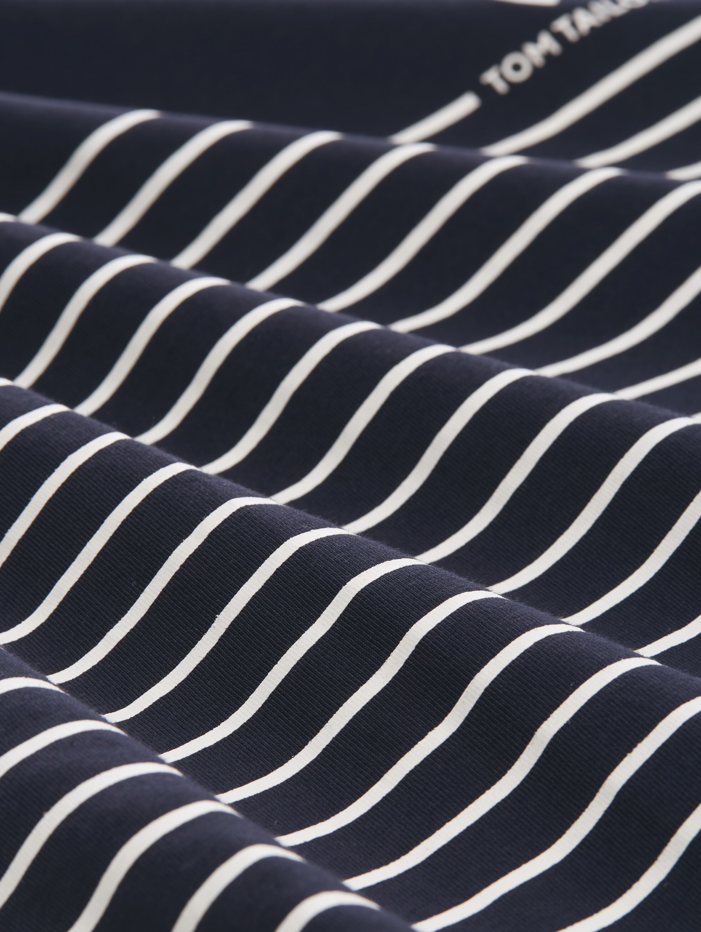 T-shirt with stripe pattern - sky_captain_blue_1 - 