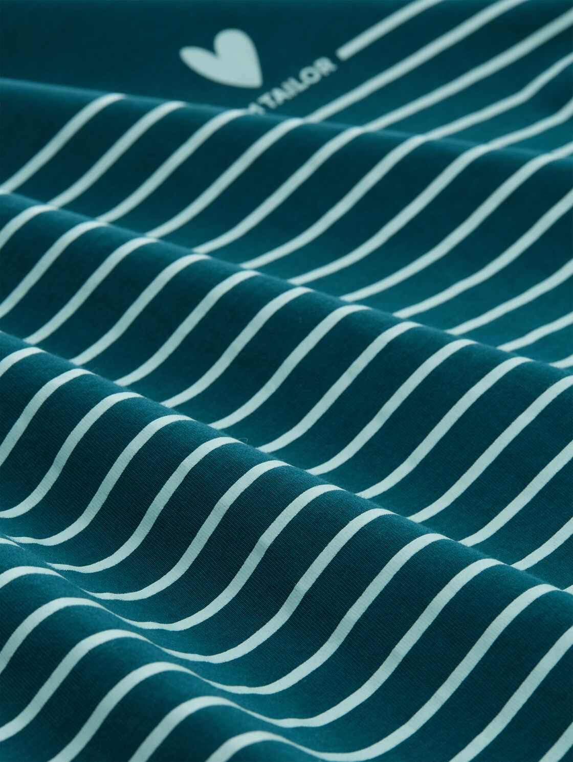 T-Shirt mit Streifenmuster - Deep Meadow Green - Material-Ansicht