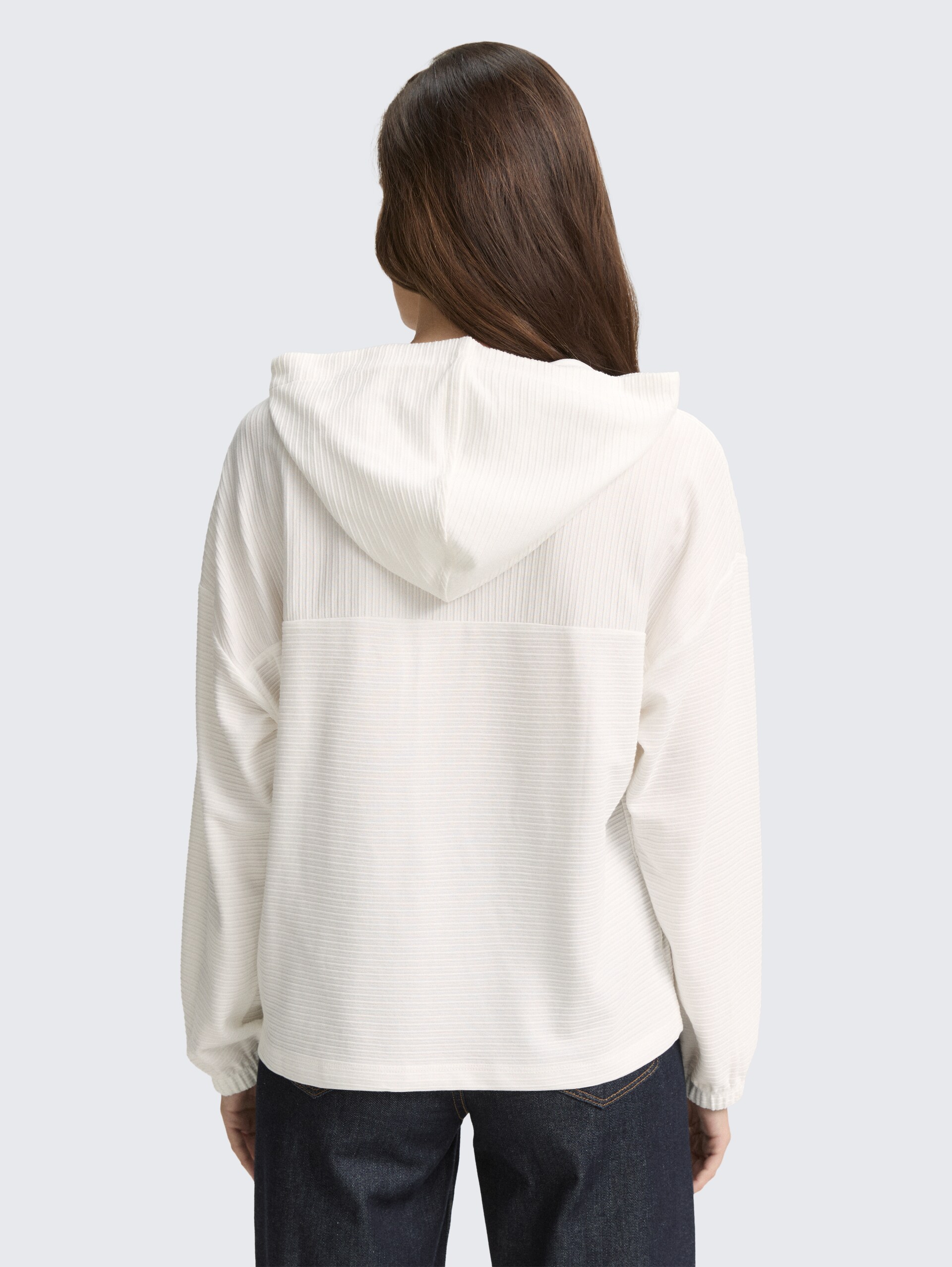 Lange mouwen shirt met capuchon - Whisper White - Neklijn model-achteraanzicht