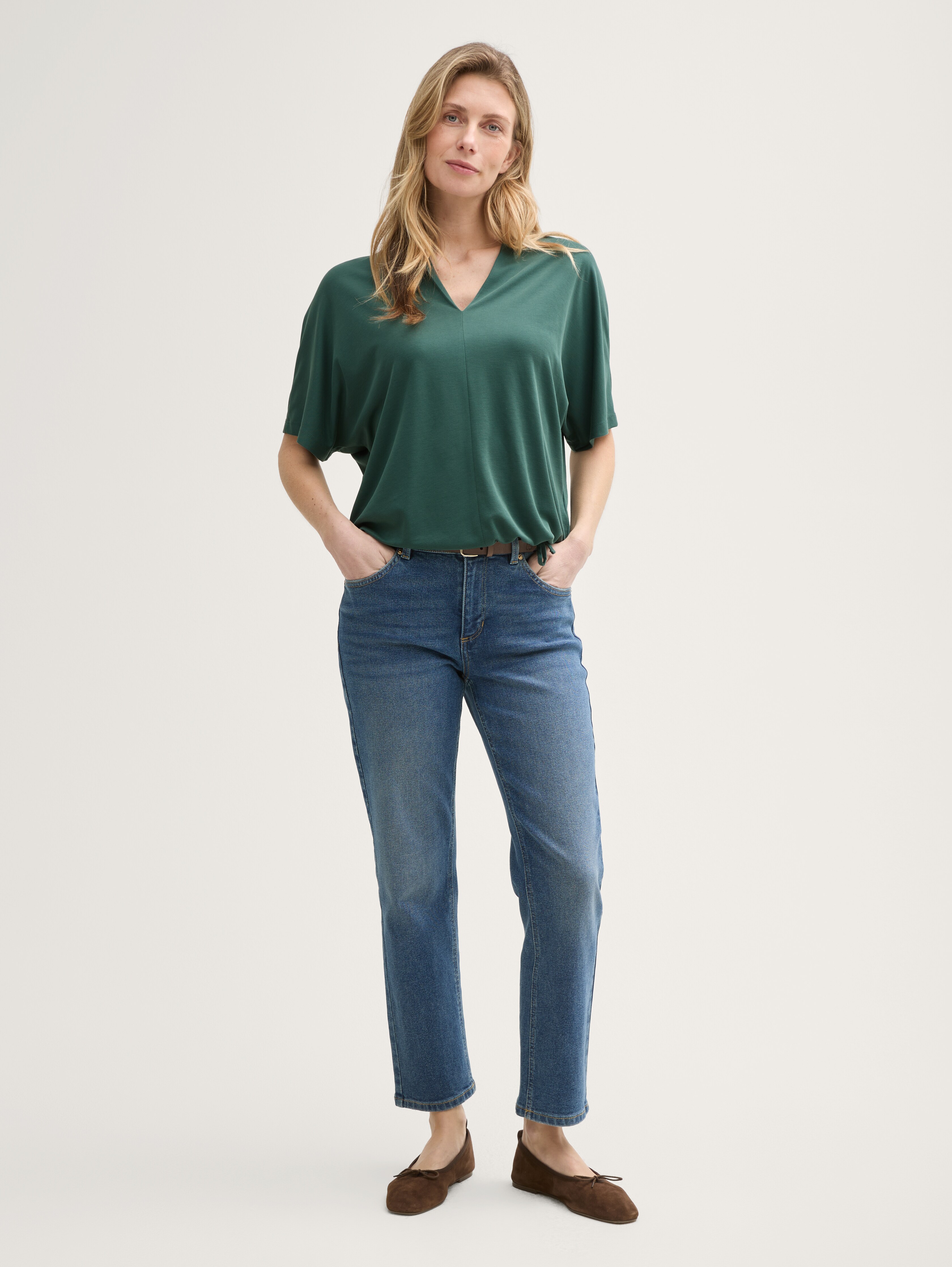 T-shirt with a V-neckline by Tom Tailor