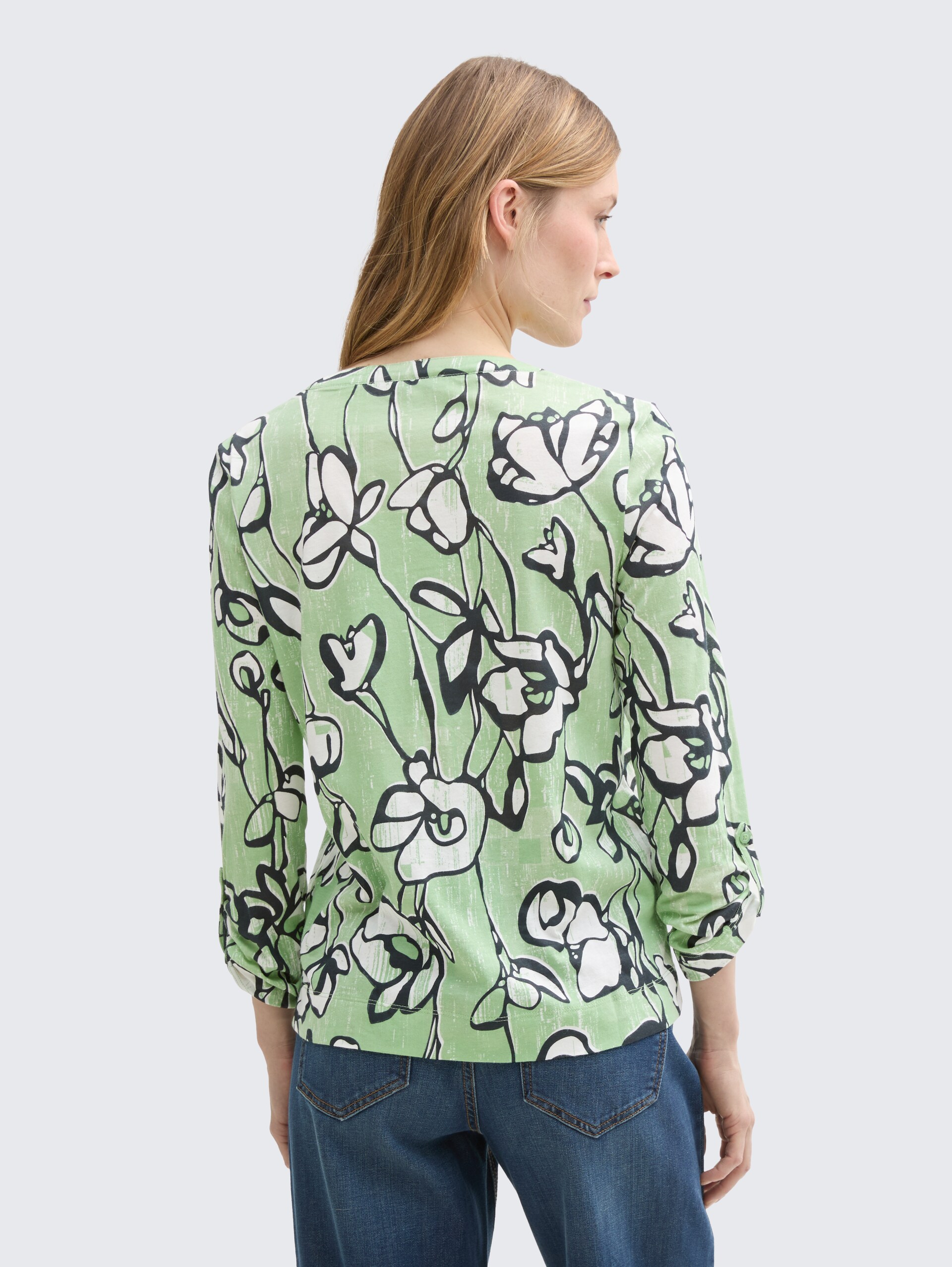 Henley Langarmshirt mit Muster - fresh spring floral design - Auschnitt Model-Rückansicht