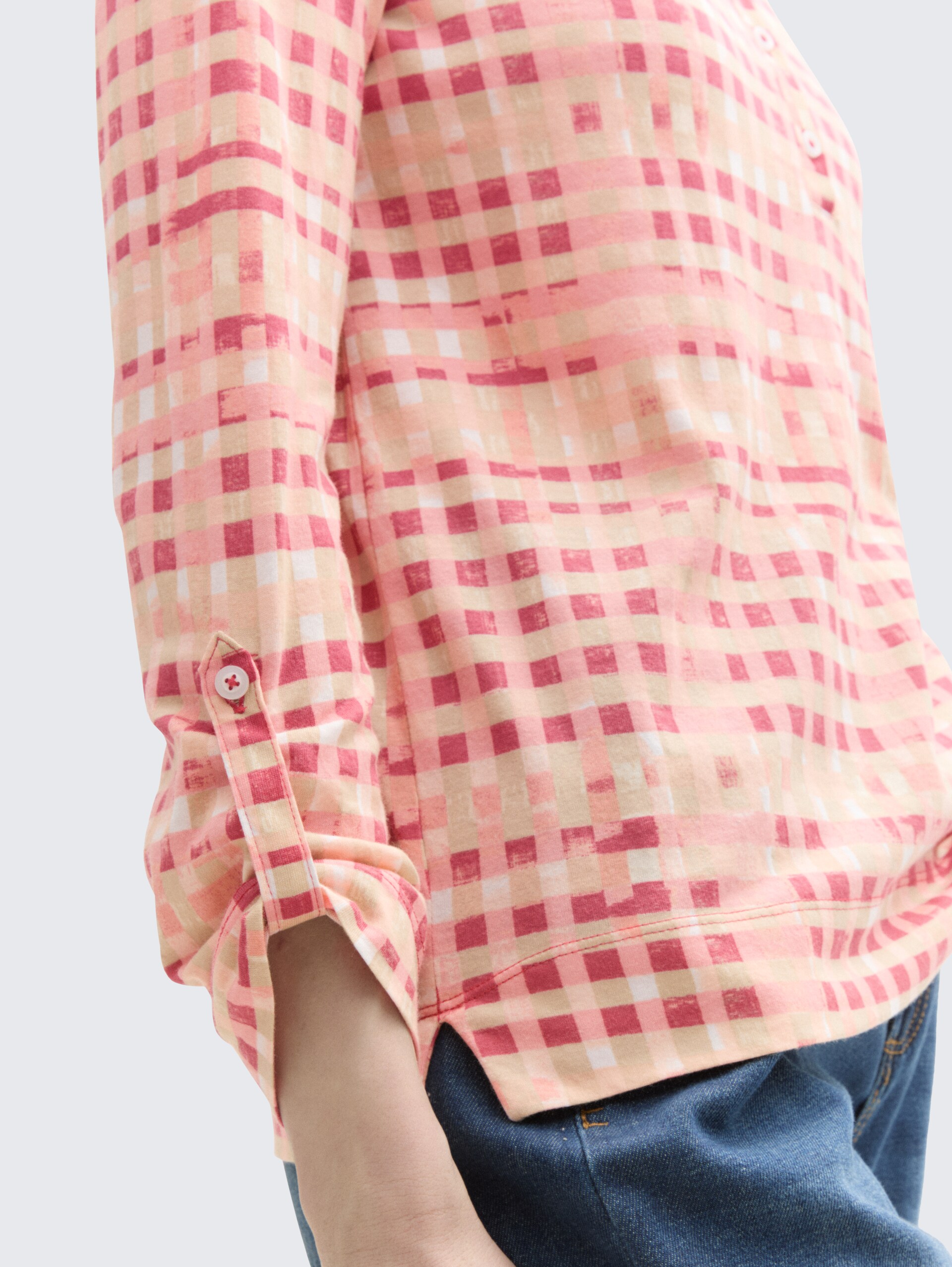 Henley Langarmshirt mit Muster - berry red check design - Detail-Model-Ansicht