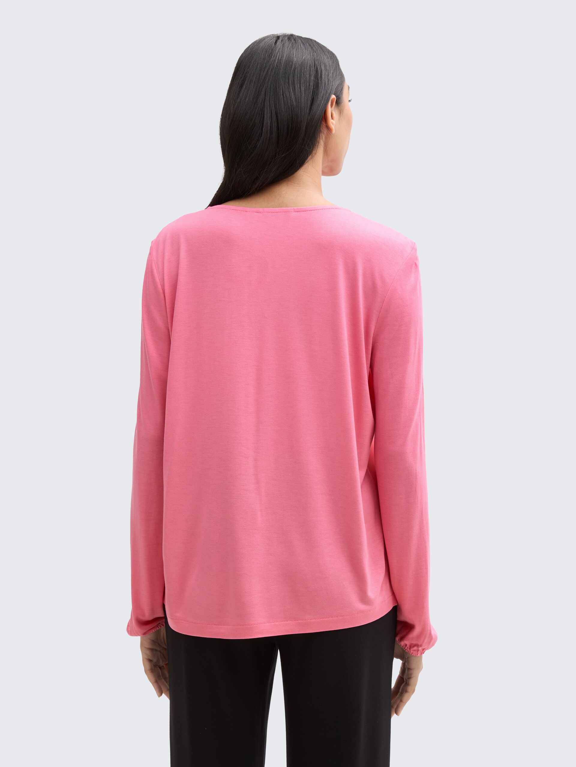 Langarmshirt im Material-Mix - Bright Rose - Auschnitt Model-Rückansicht