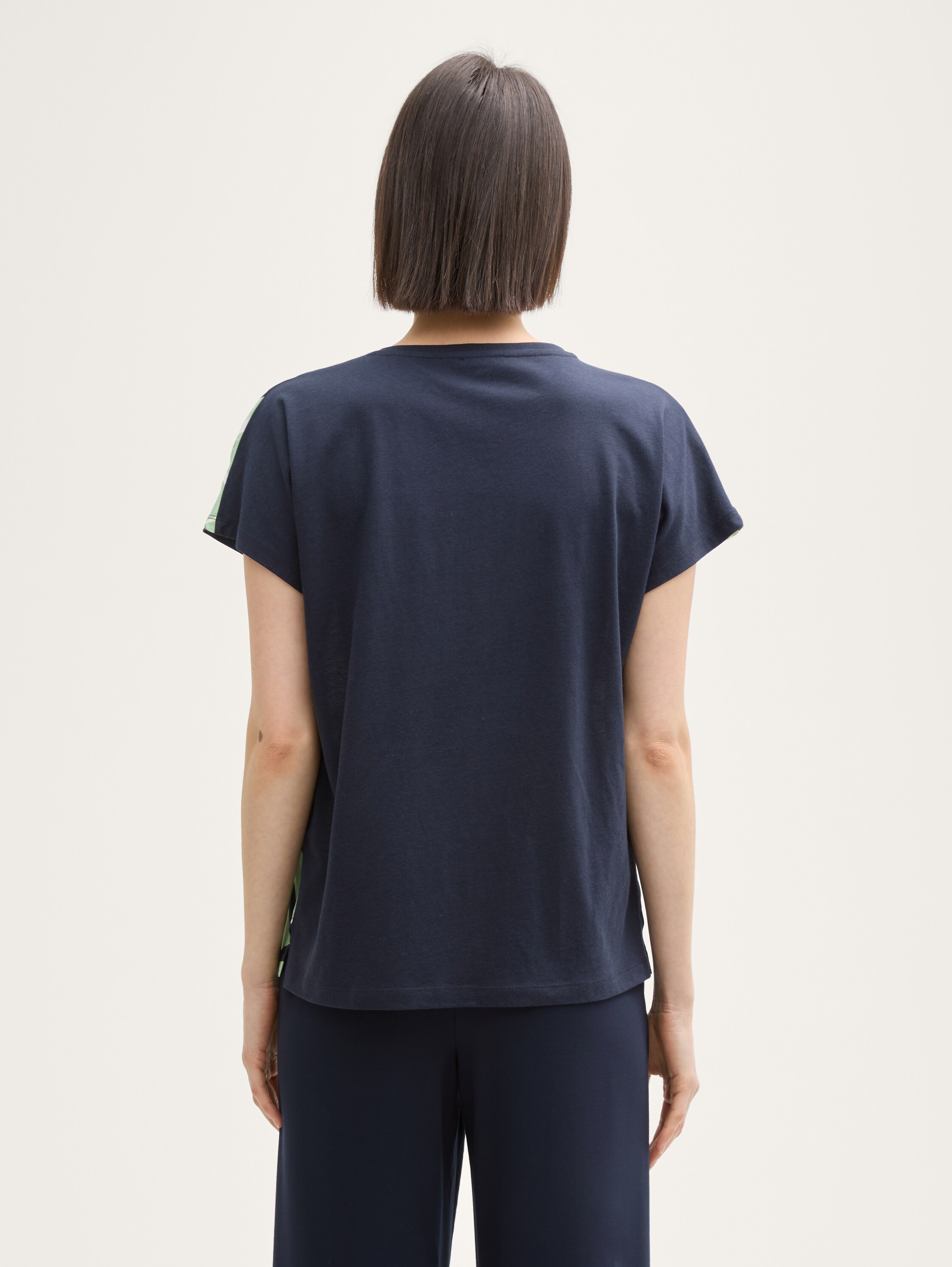 T-Shirt im Material-Mix - true_green - 