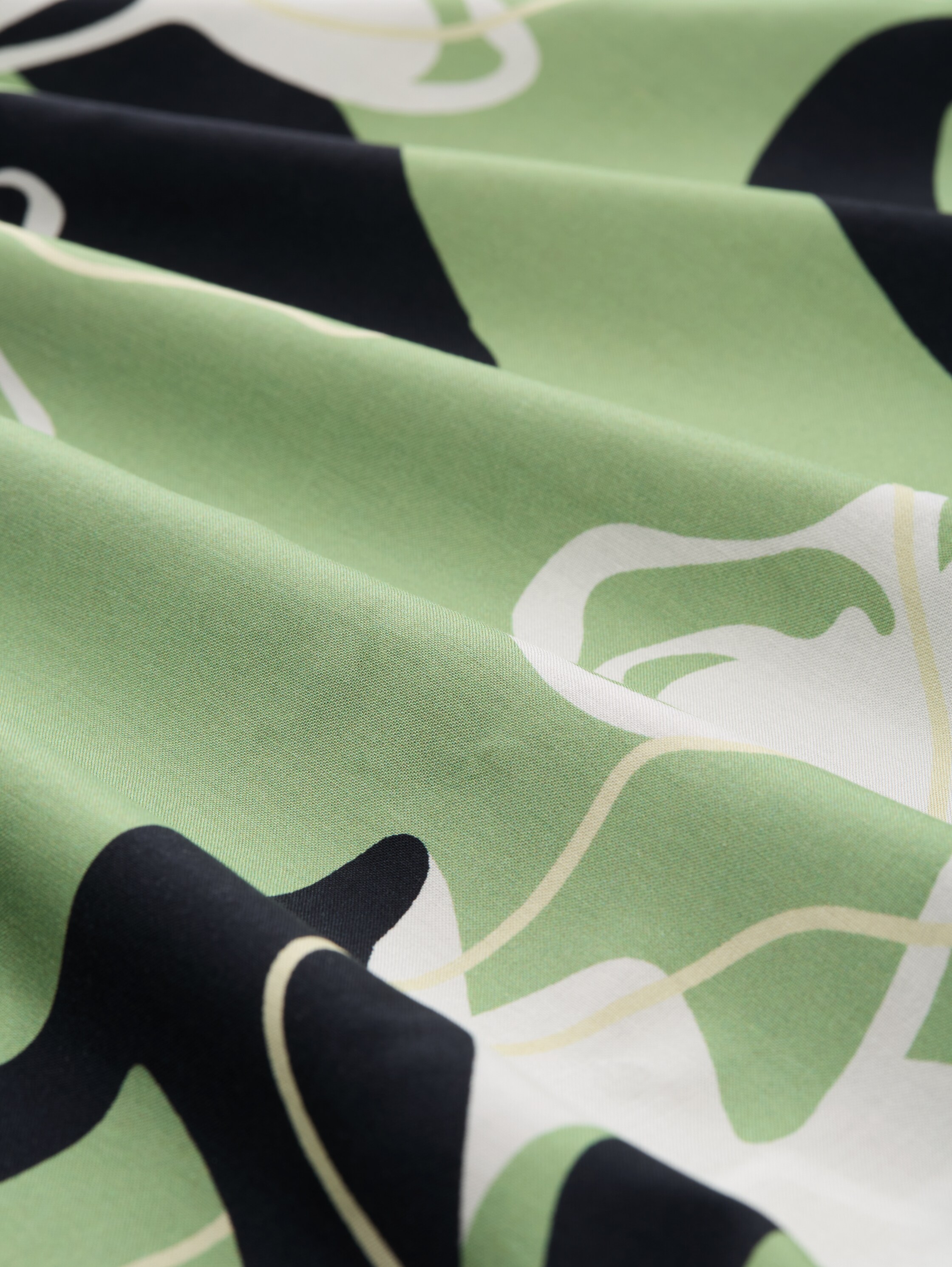 T-Shirt im Material-Mix - true_green - 