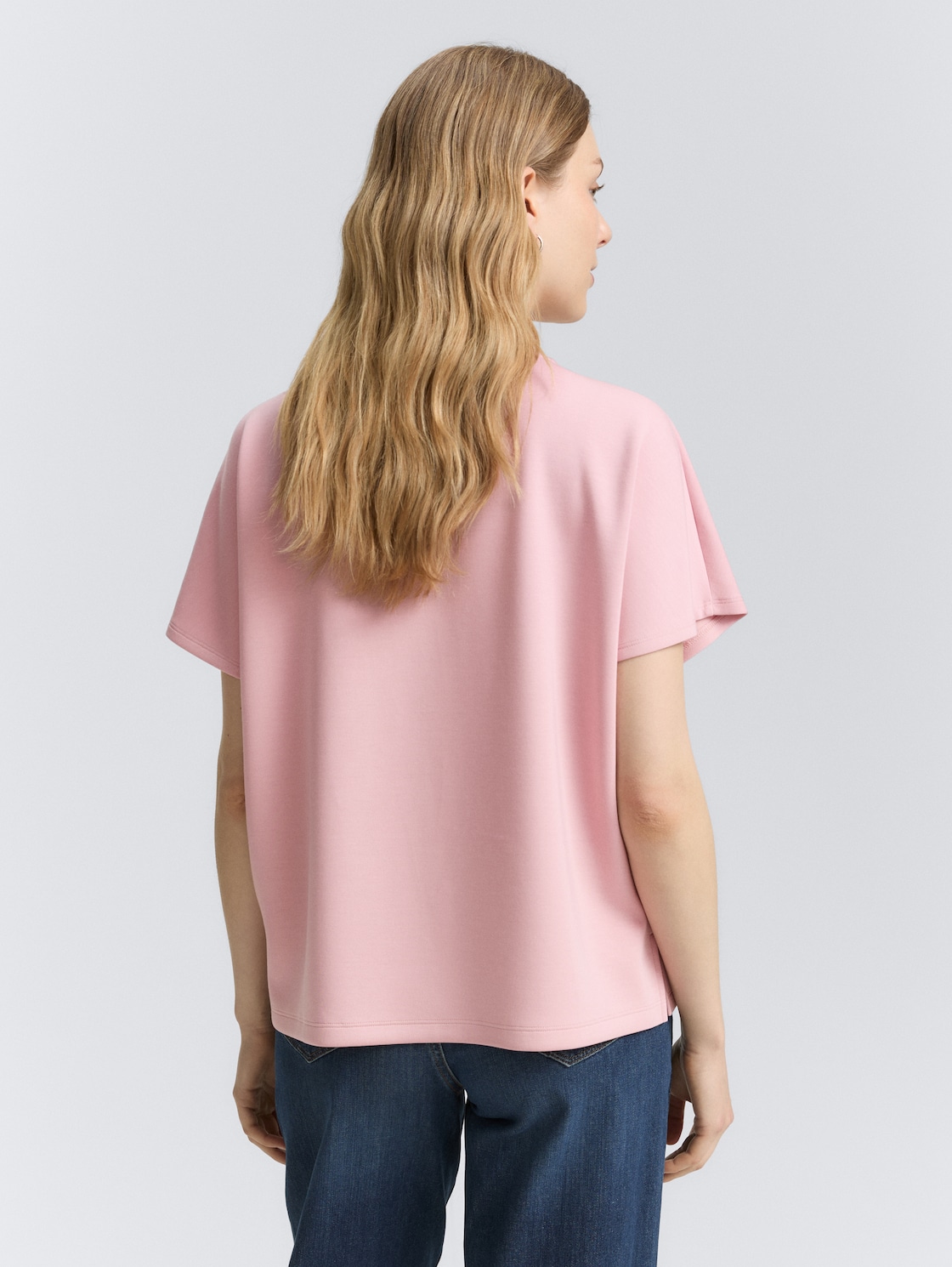 Loose Fit T-Shirt mit Print - Morning Pink - Auschnitt Model-Rückansicht