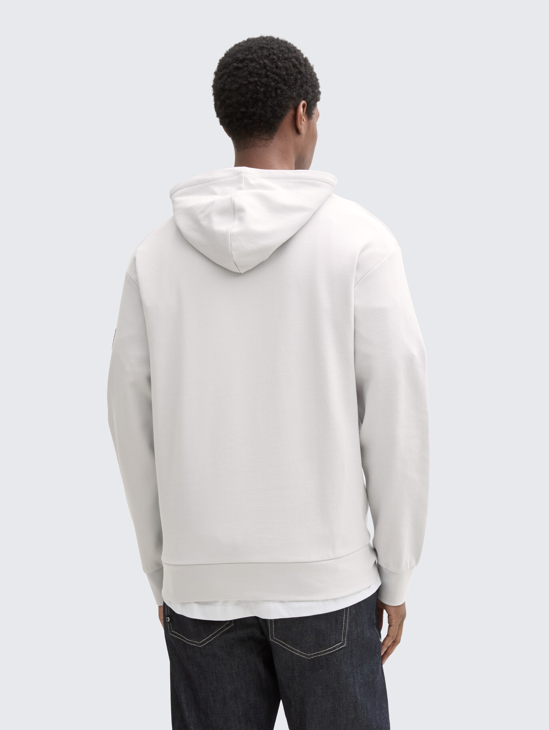 Hoodie Sweatshirt - Chalk Grey - Auschnitt Model-Rückansicht
