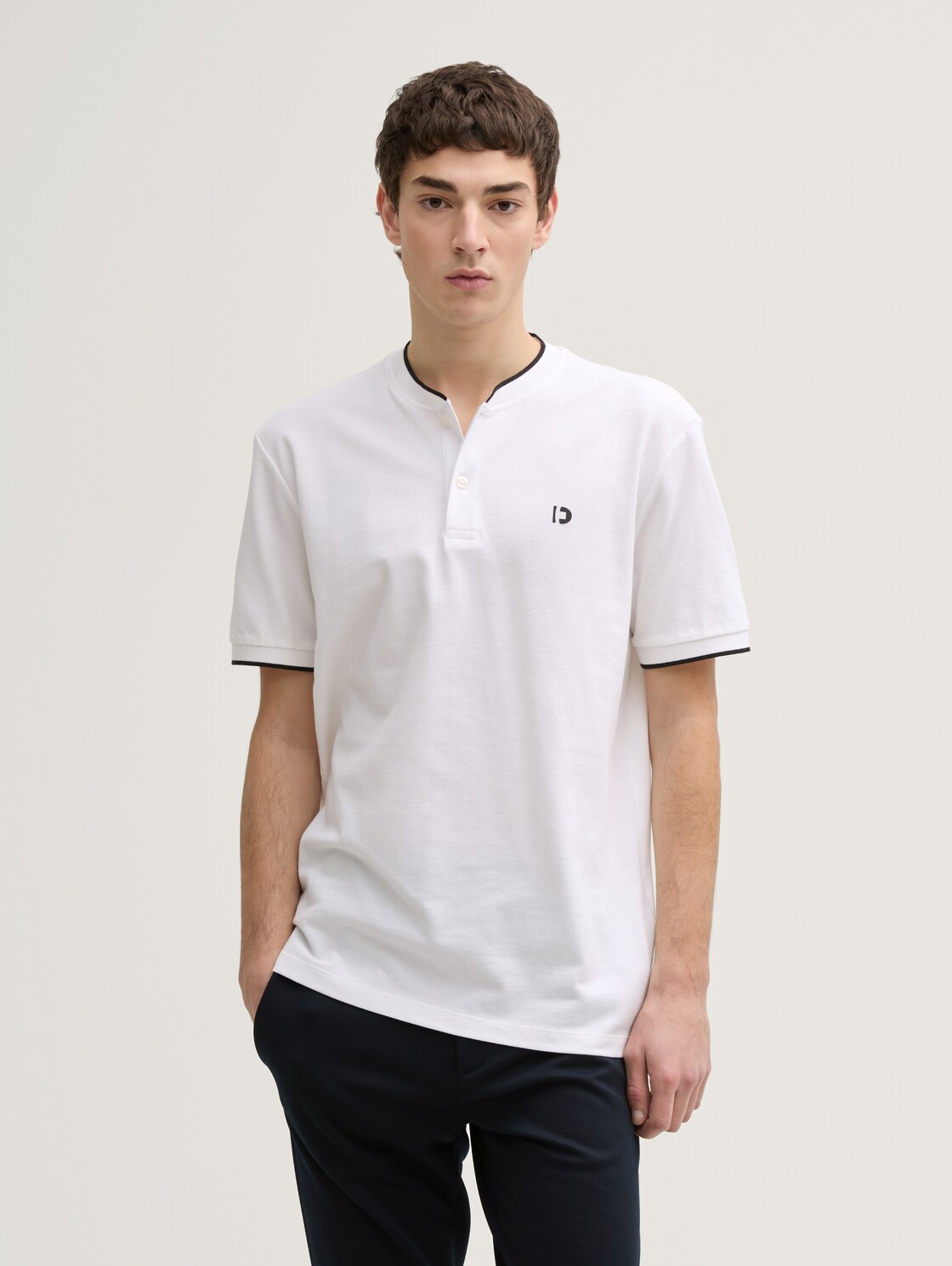 Poloshirt mit Bomberkragen - White