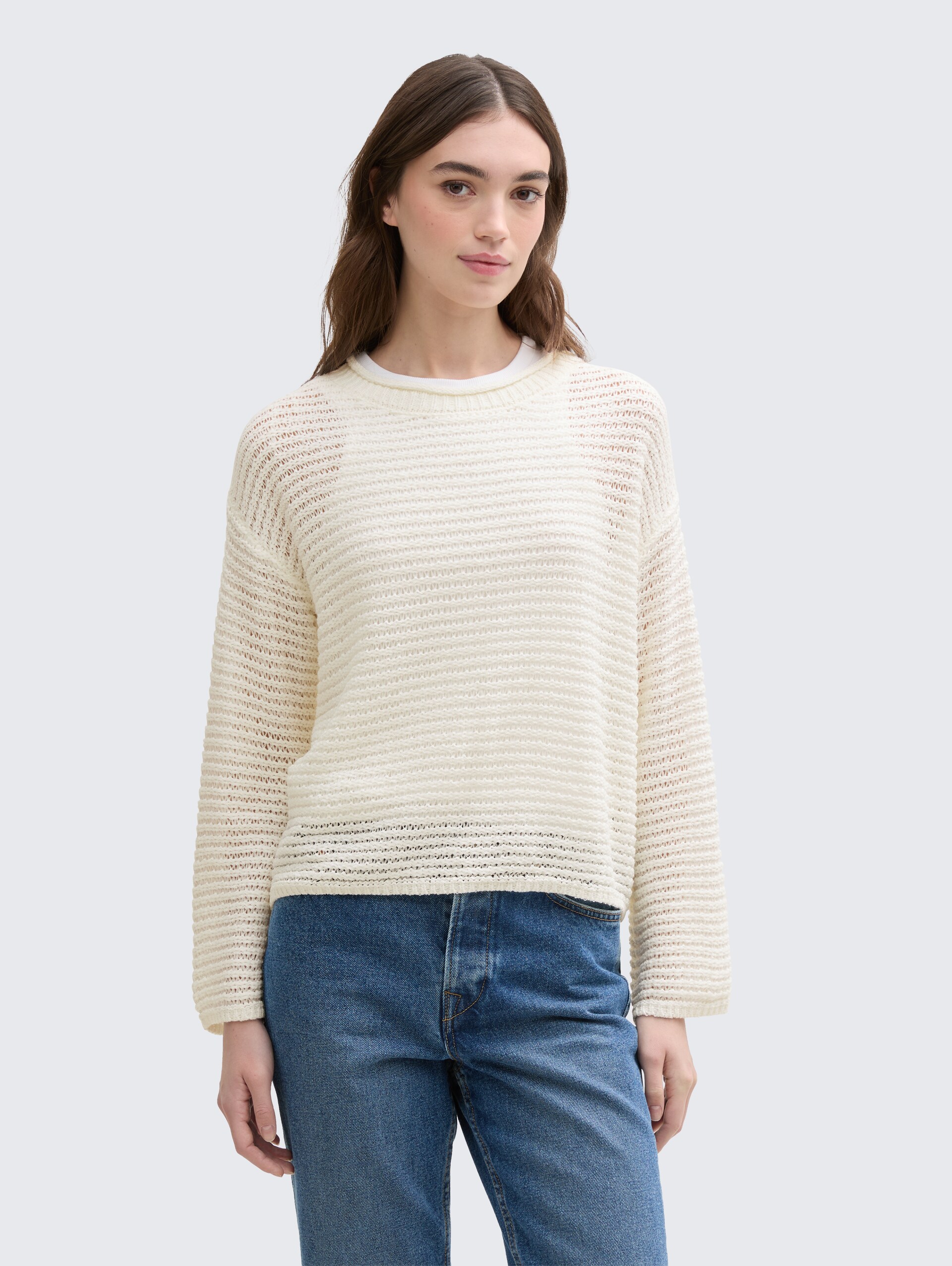 Pullover mit Lochmuster - off white - Ausschnitt Model-Vorderansicht
